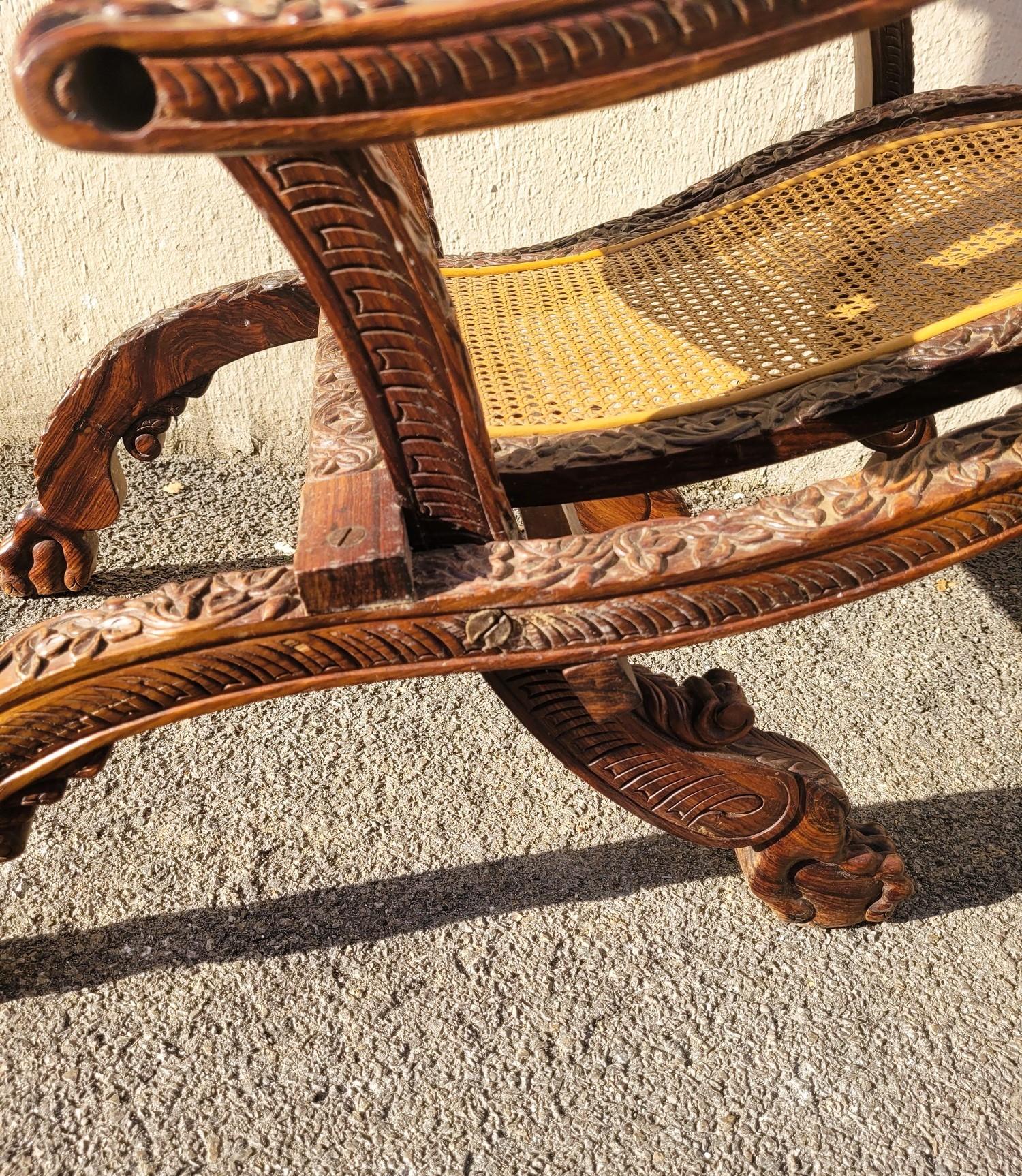 Poltrona Foldes in legno intagliato, India, XIX secolo in vendita 8