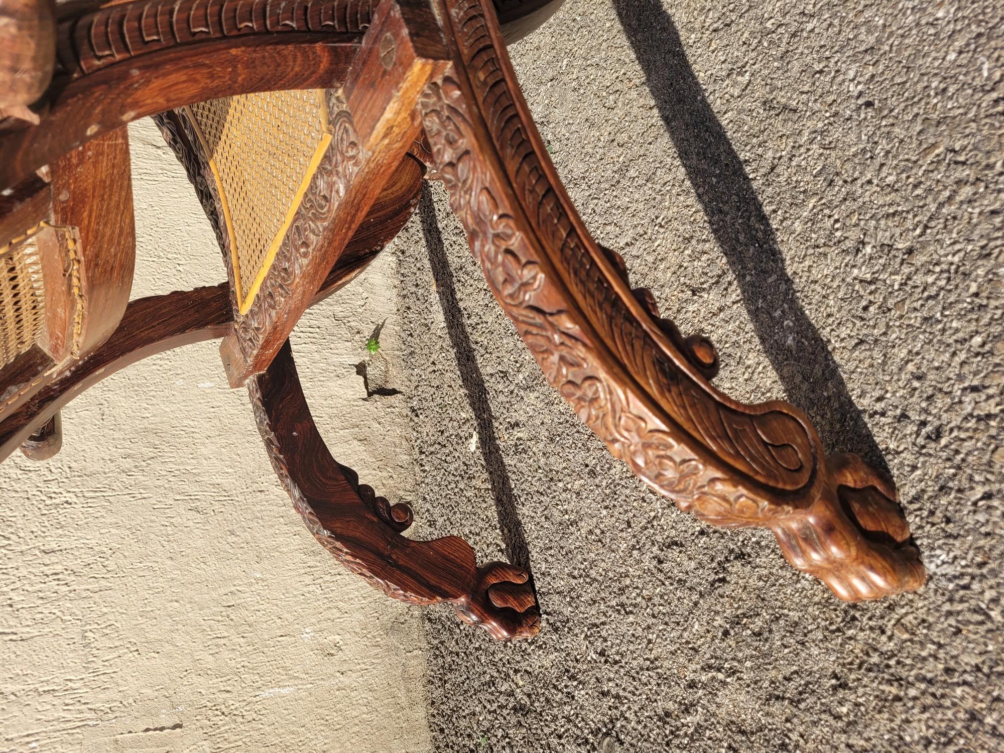 Poltrona Foldes in legno intagliato, India, XIX secolo in vendita 9