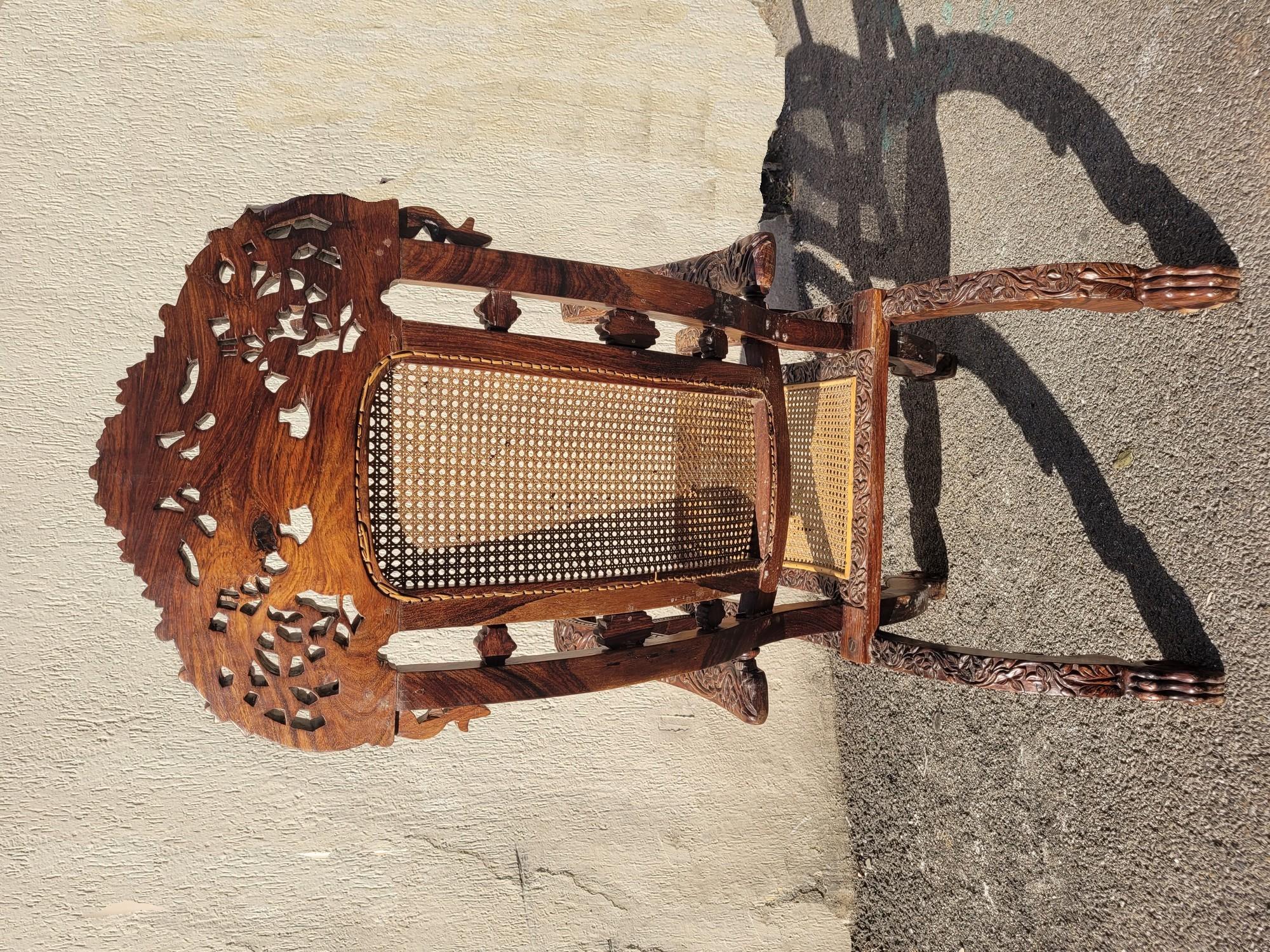 Poltrona Foldes in legno intagliato, India, XIX secolo in vendita 3