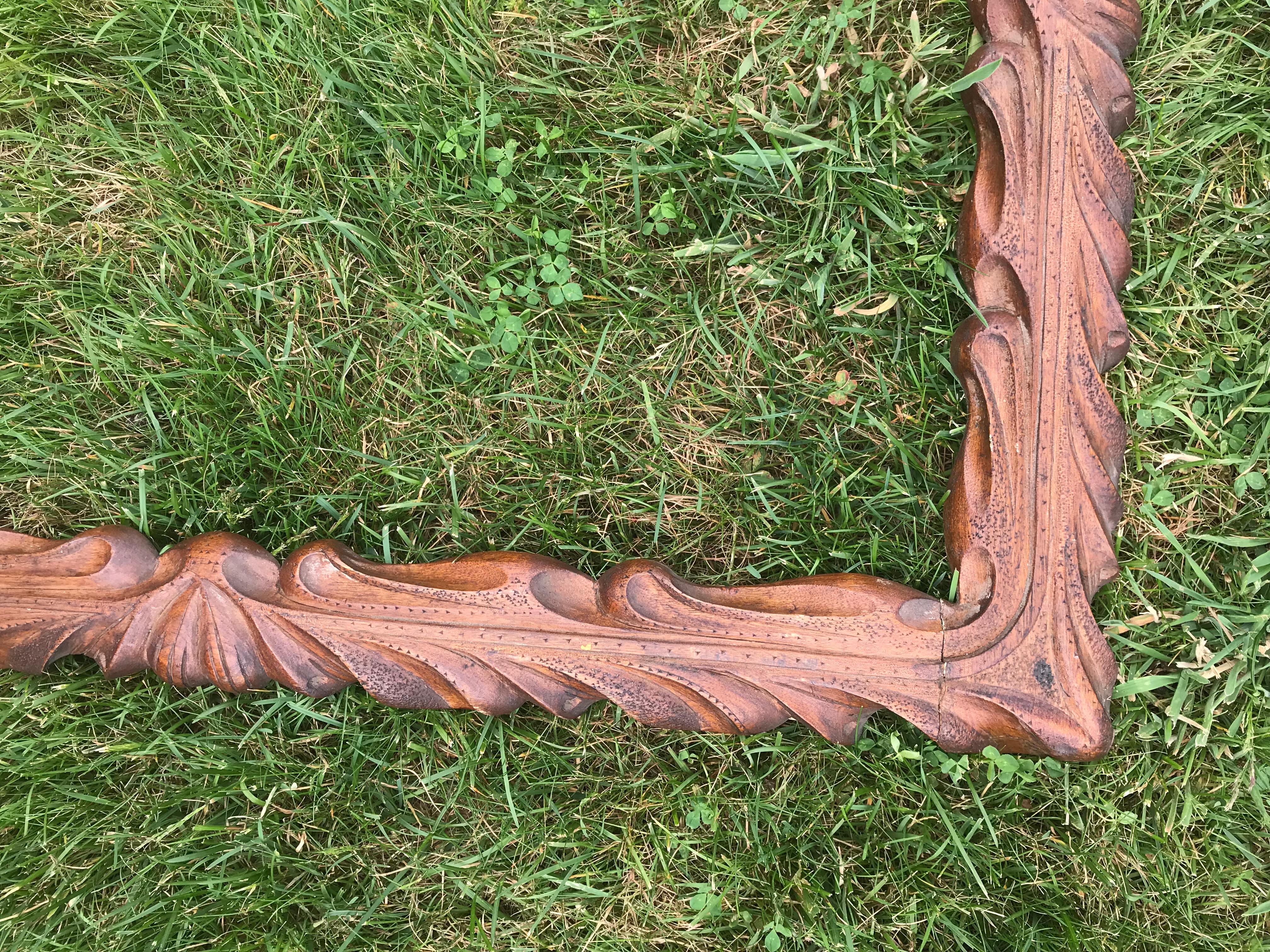 Carved Wooden Frame In Good Condition In Nantucket, MA