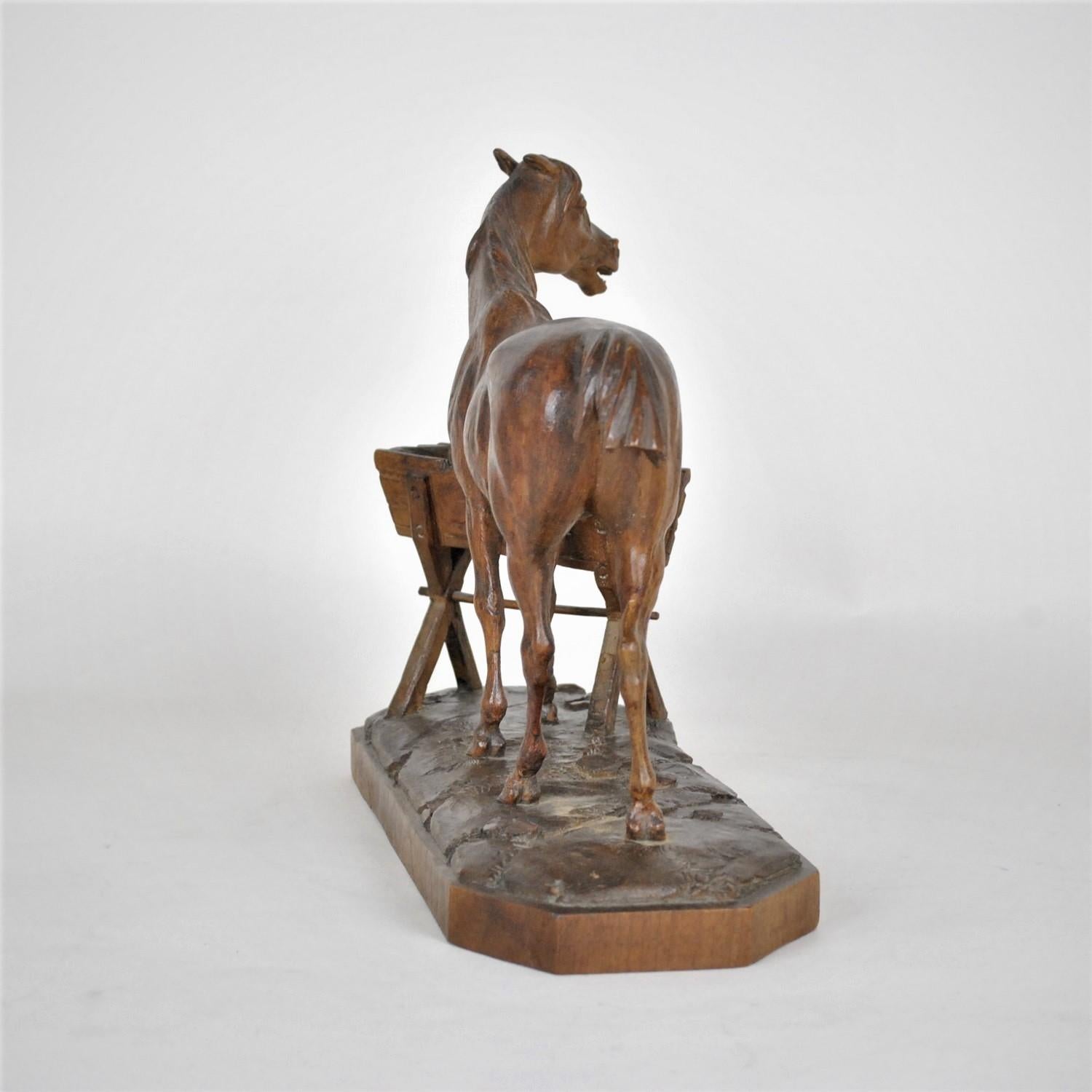 Sculpté à la main Cheval en bois sculpté, Black Forest, 19e siècle en vente