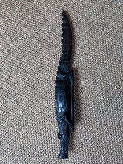 Alligator linéaire en bois sculpté