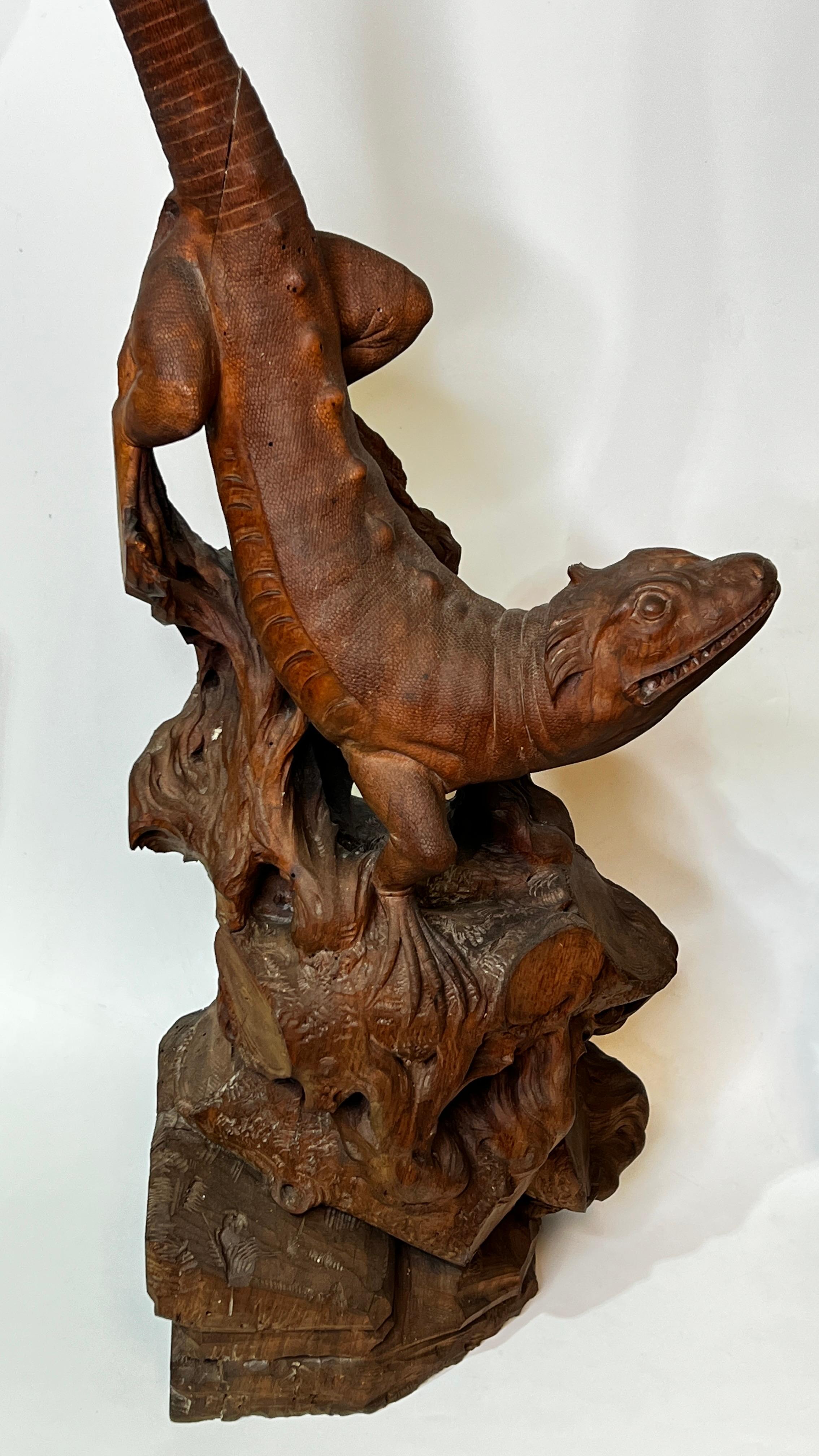 Carved Wooden Iguana Lizard Sculptures 3