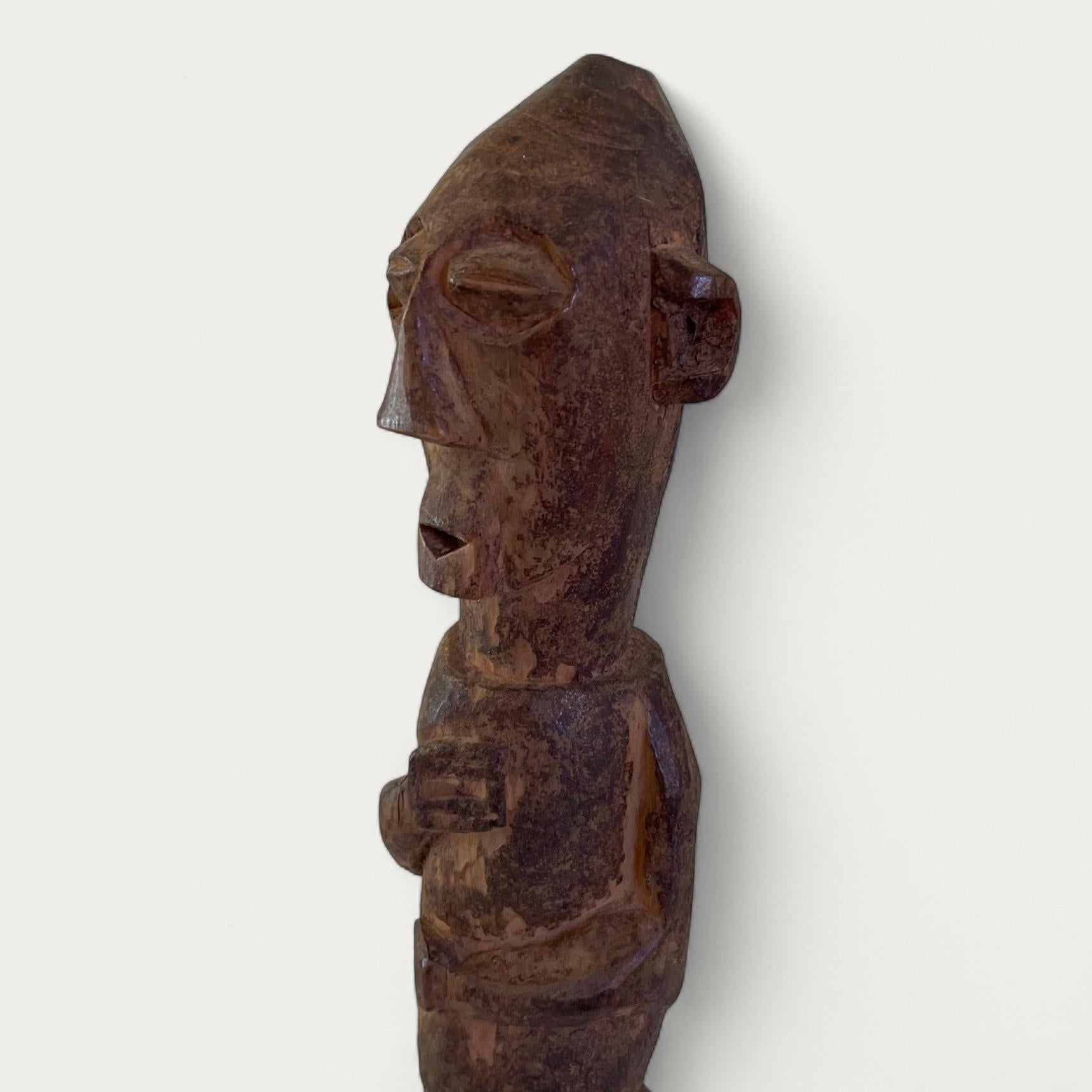 Bois de feuillus Carved Wooden 'Mpwuu' Statue, Yanzi People, Democratic Republic of Congo en vente