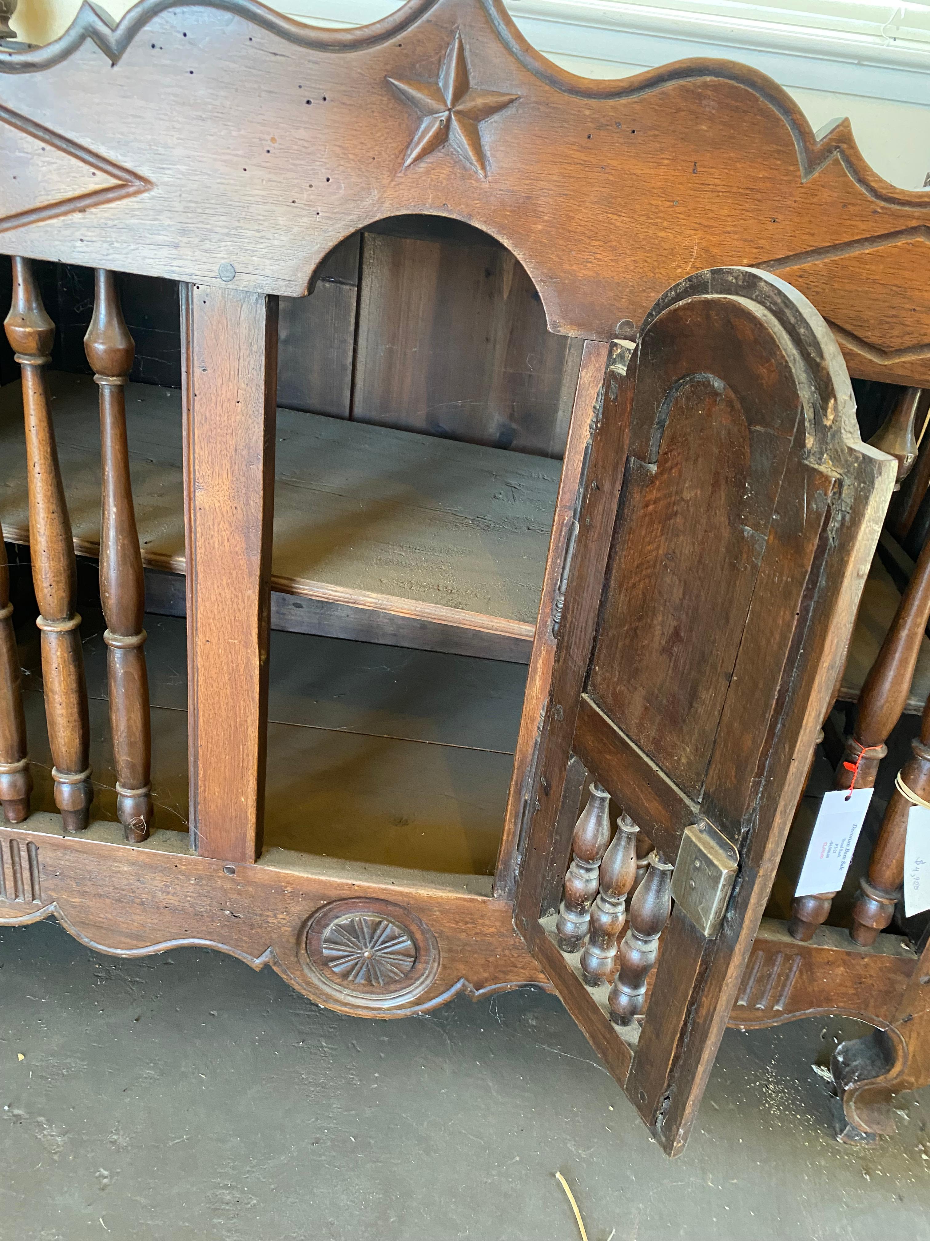 XIX secolo Panatier in legno intagliato in vendita