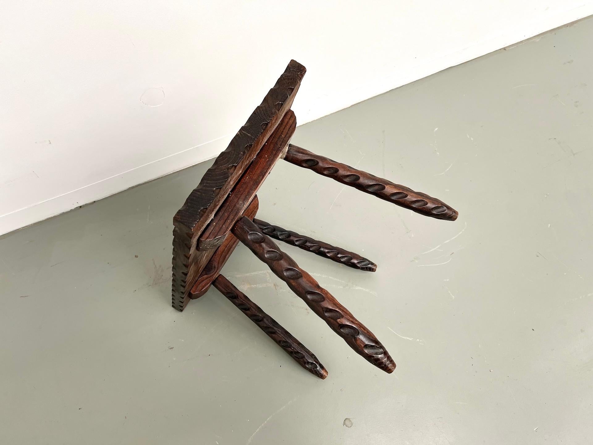 Support à plantes ou table basse en bois sculpté en vente 5