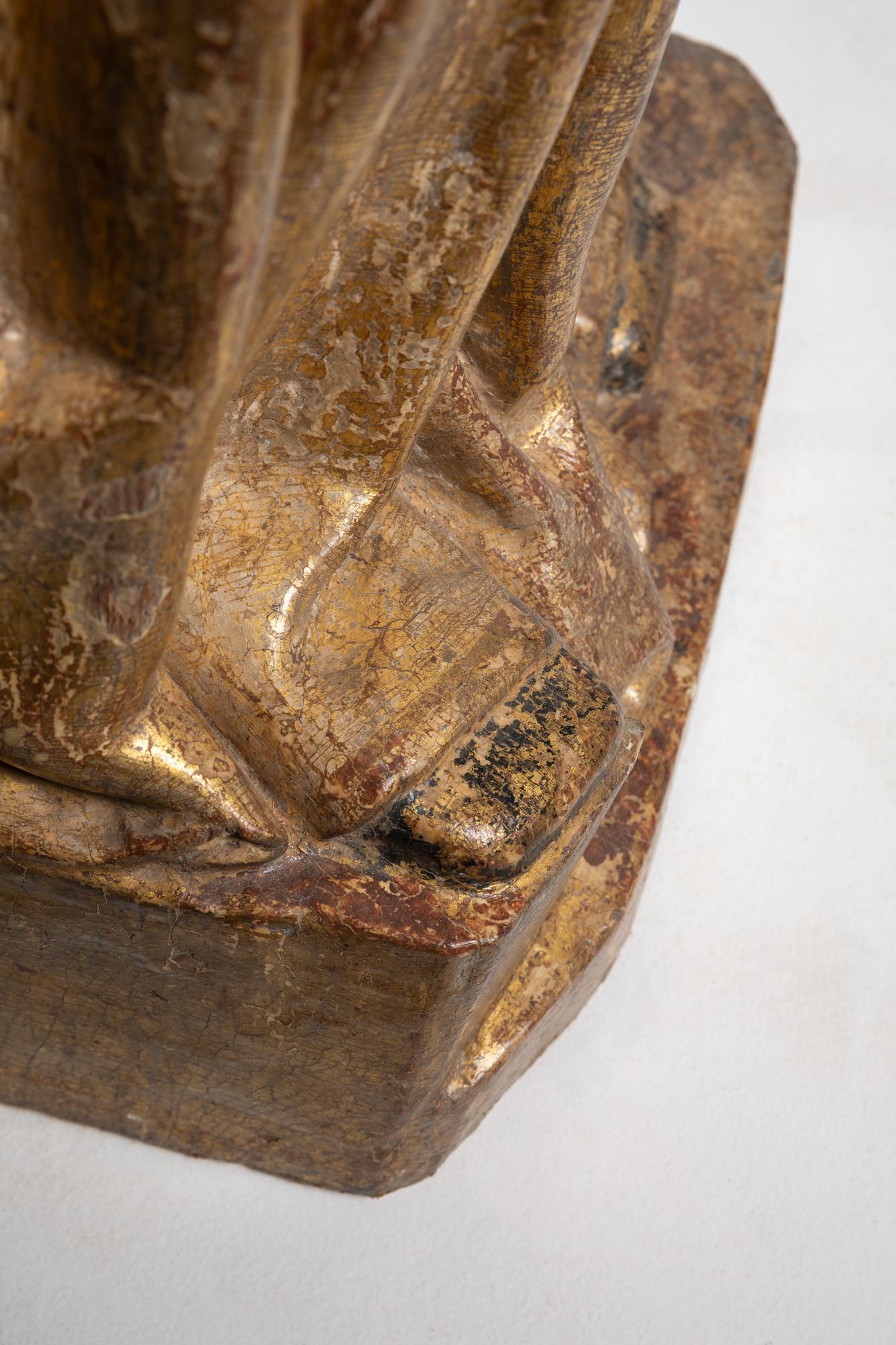 Carved wooden saint figure, Probably Saint Bernard. Portugal, 17th century For Sale 4