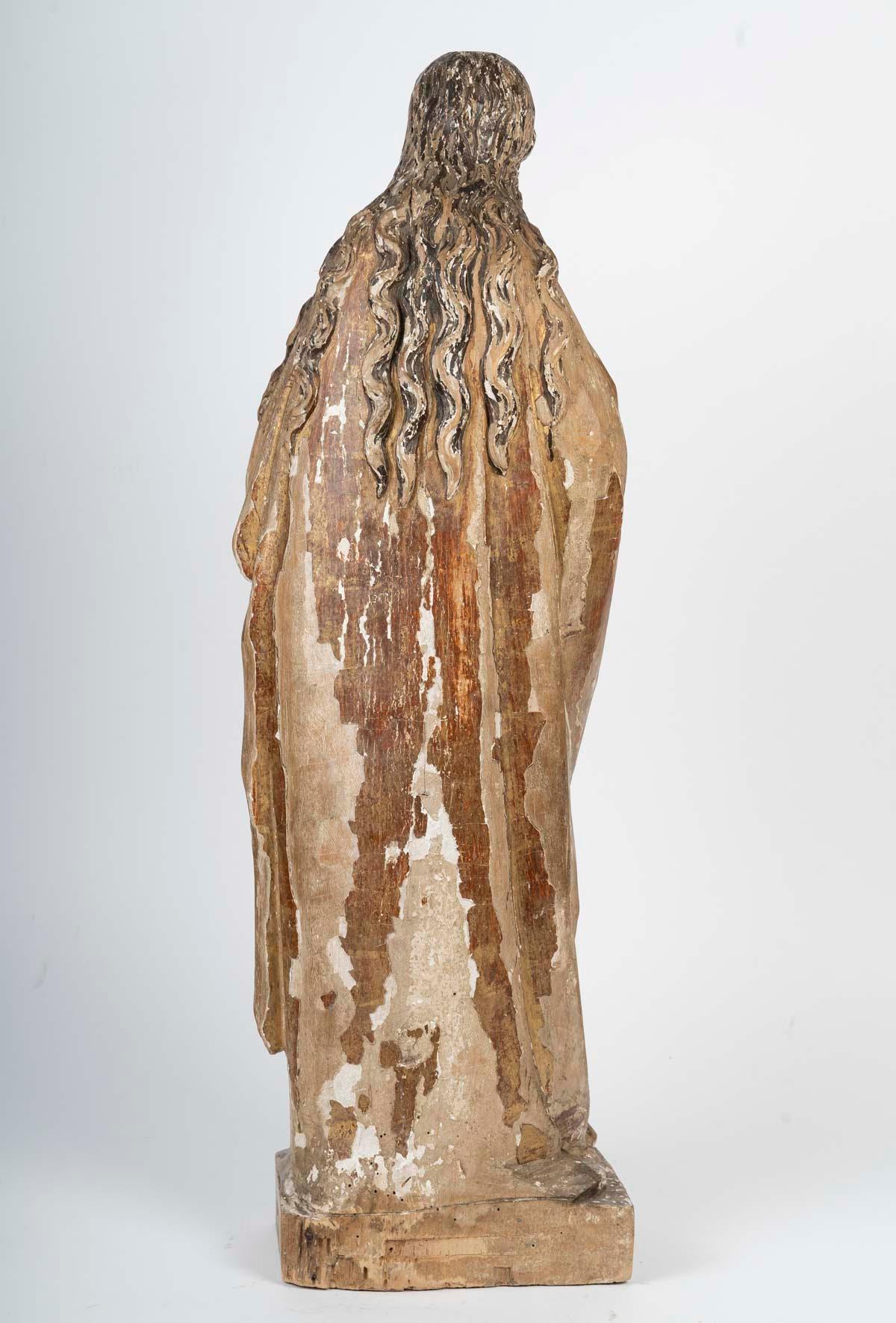 Escultura de madera tallada de María Magdalena, circa 1500. en Bueno estado para la venta en Saint-Ouen, FR