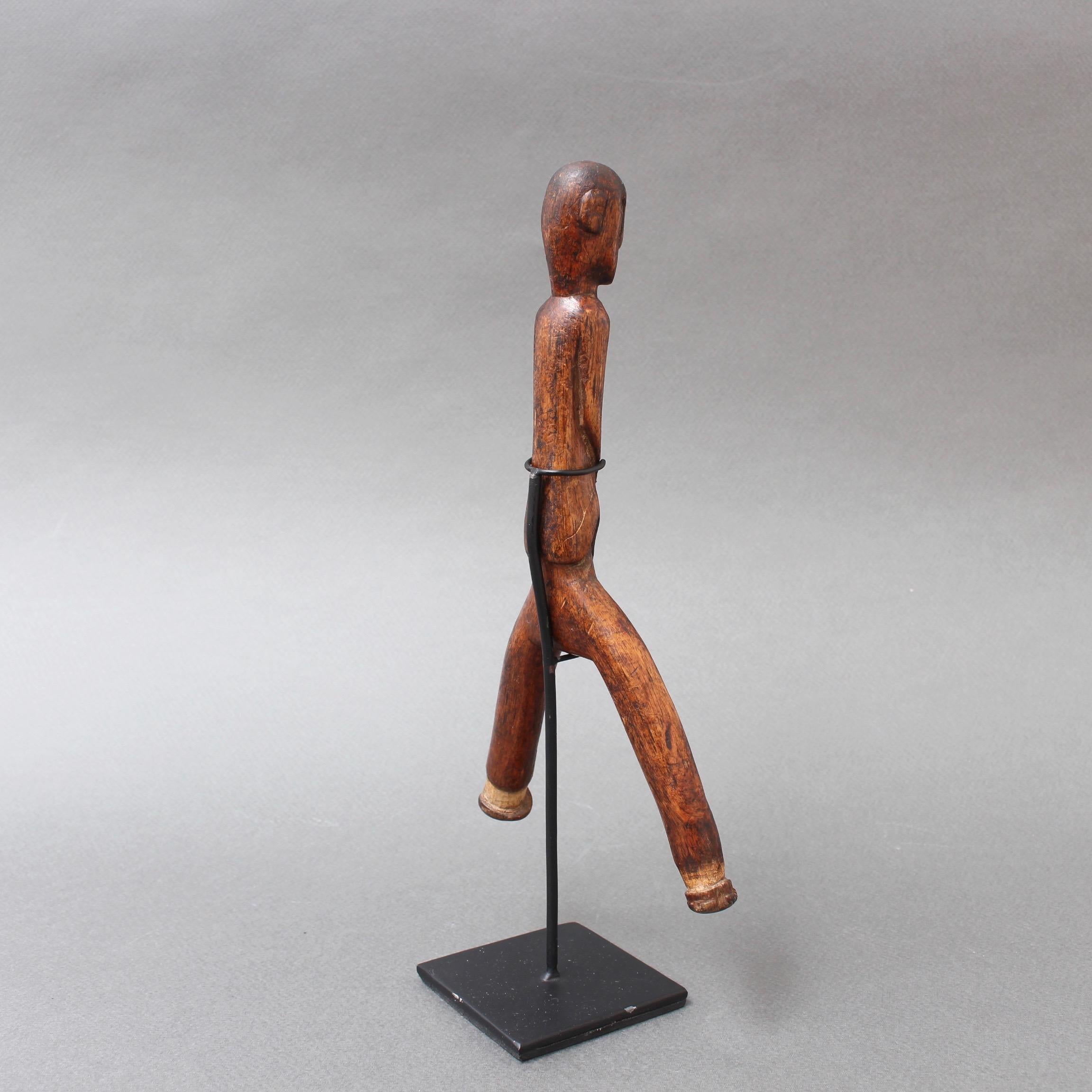 Late 20th Century Carved Wooden Slingshot Figure from Timor Island, Indonesia, circa 1970s