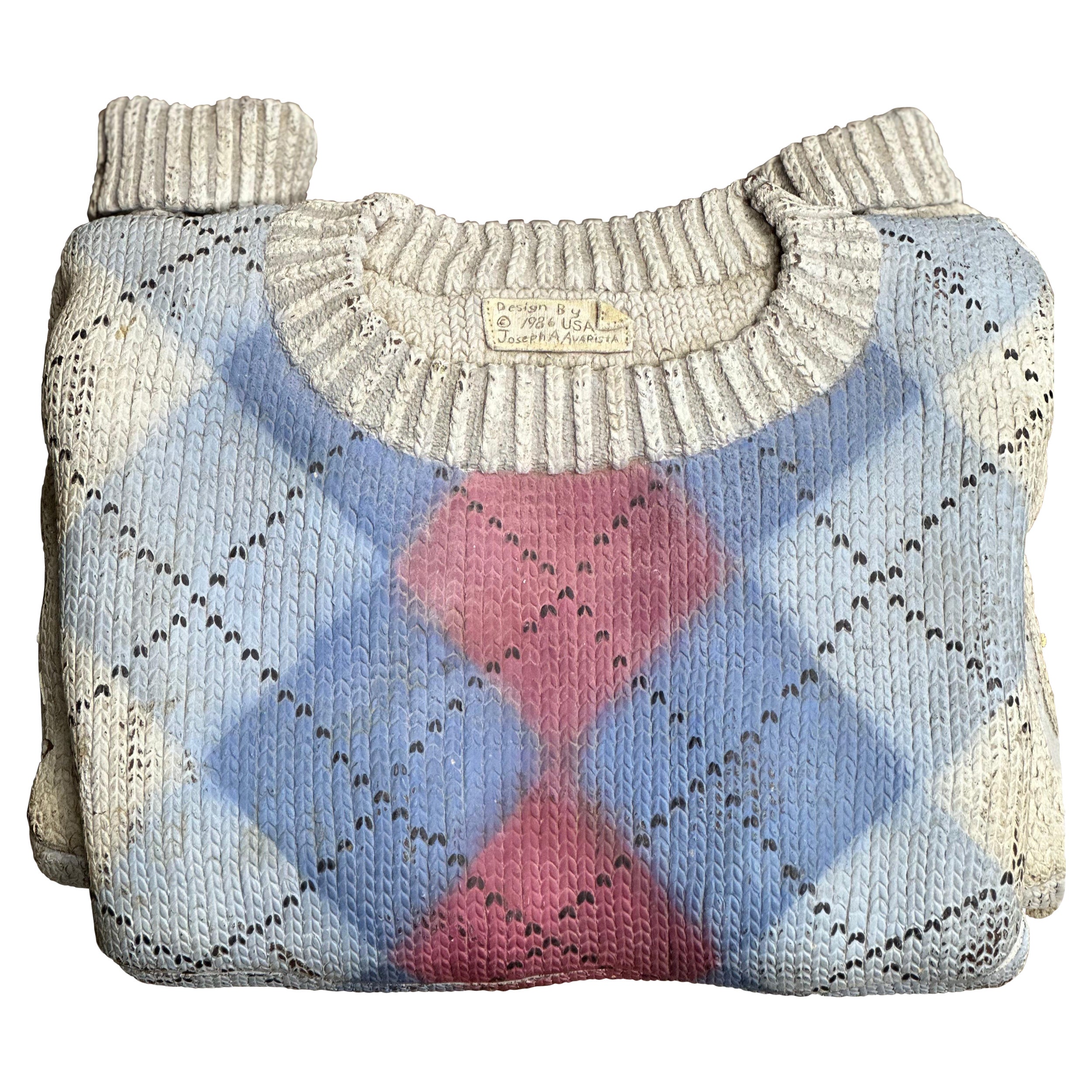 Geschnitzter hölzerner Pullover-Stash-Schachtel von Joe A Avarista, 1986 im Angebot