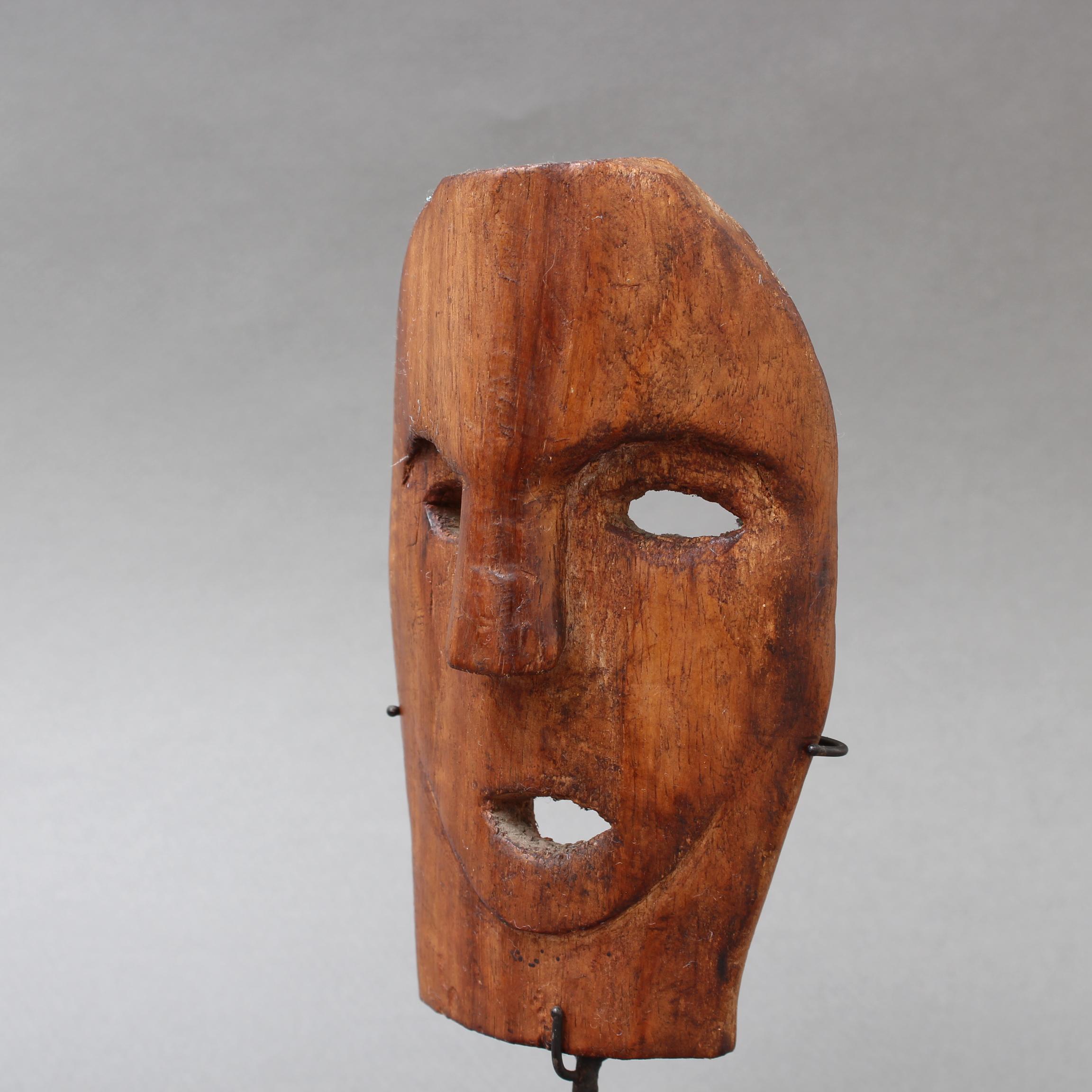 Carved Wooden Traditional Mask from Timor Island, Indonesia, circa 1970s For Sale 3