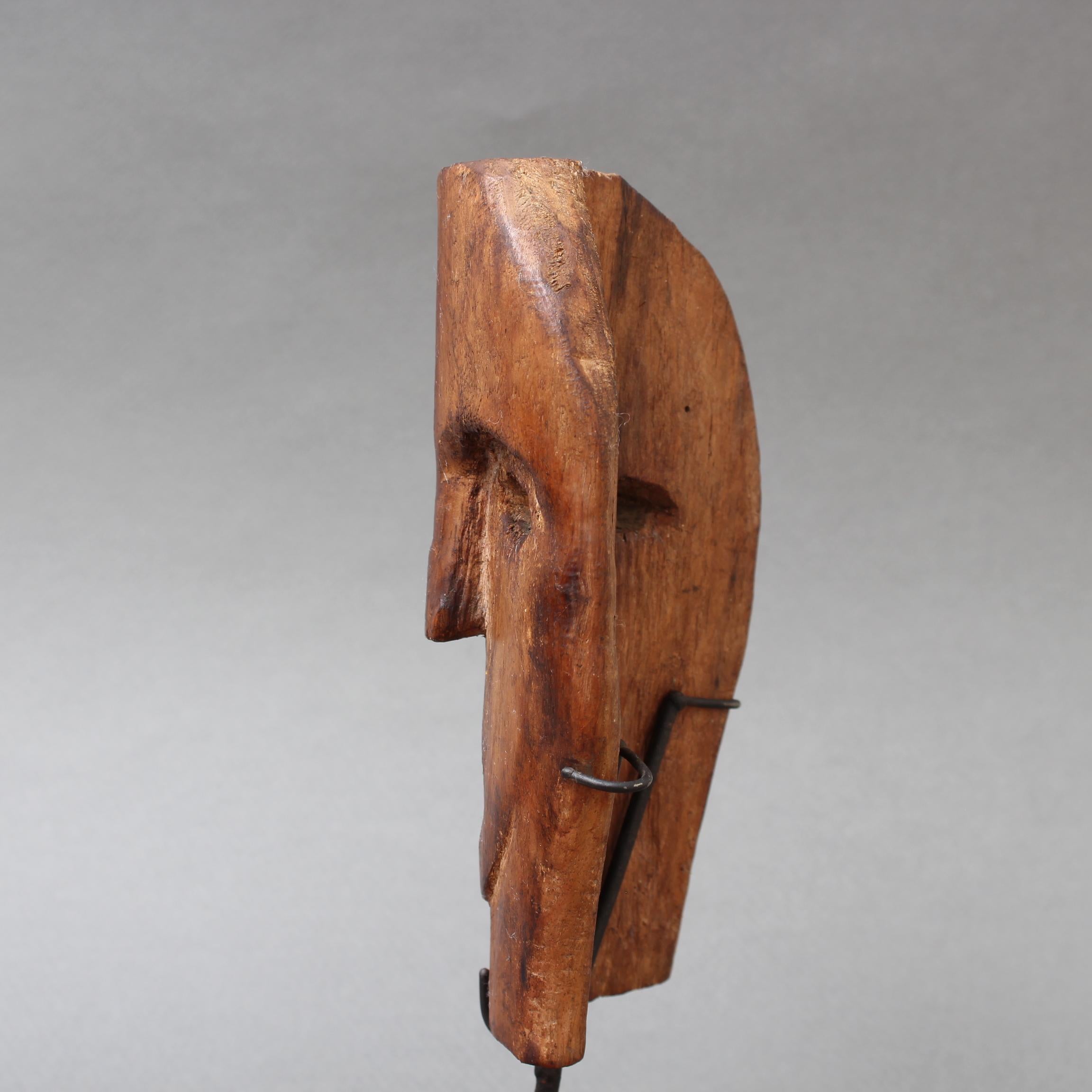 Carved Wooden Traditional Mask from Timor Island, Indonesia, circa 1970s For Sale 3