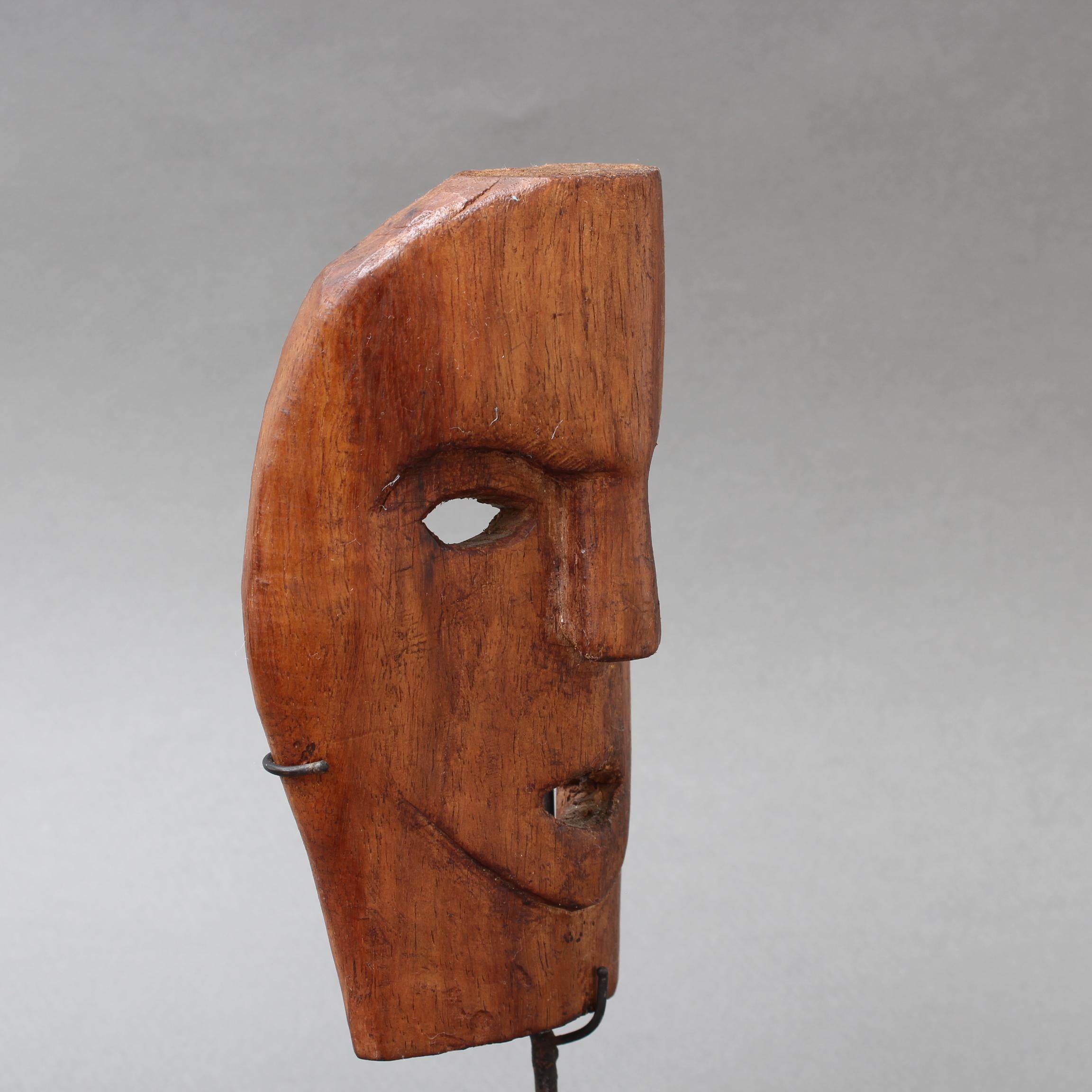 Carved Wooden Traditional Mask from Timor Island, Indonesia, circa 1970s For Sale 7