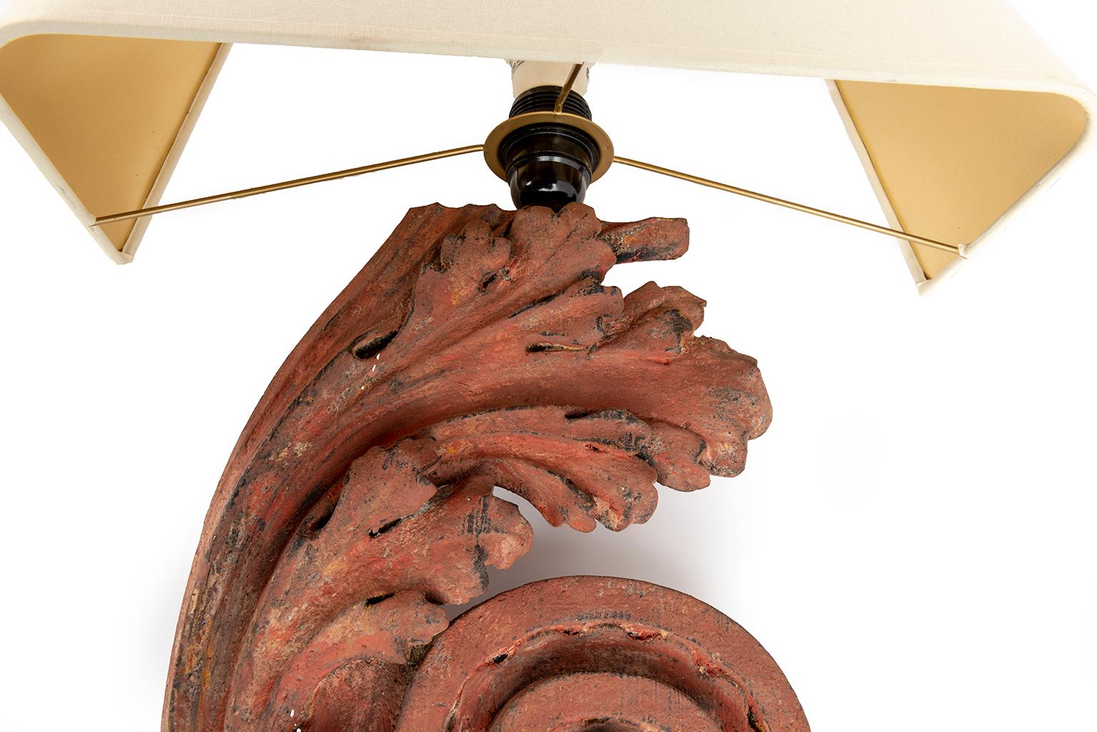 Pair of Carved Wooden Wall Sconce in the Form of an Acanthus Leaf with Shades In Good Condition In Washington, DC