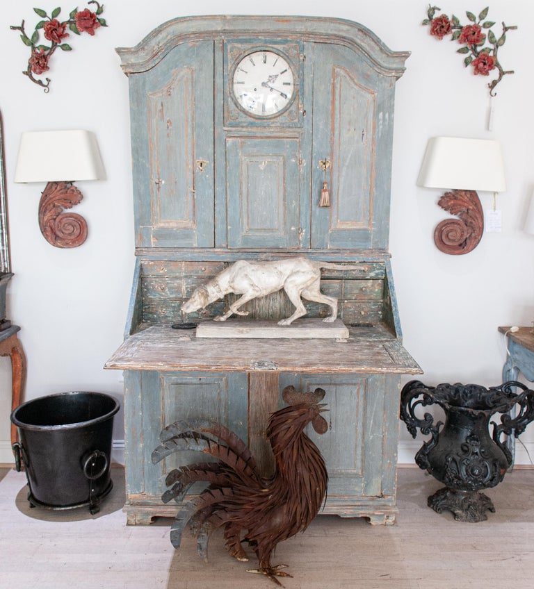 Pair of Carved Wooden Wall Sconce in the Form of an Acanthus Leaf with