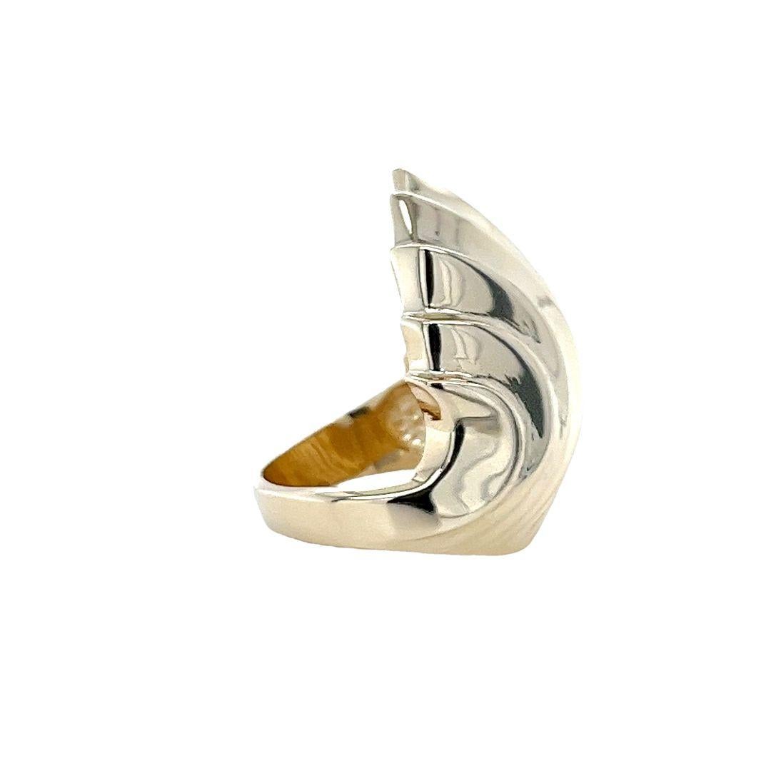Carved Yellow Gold Wave Ring In Good Condition For Sale In Coral Gables, FL