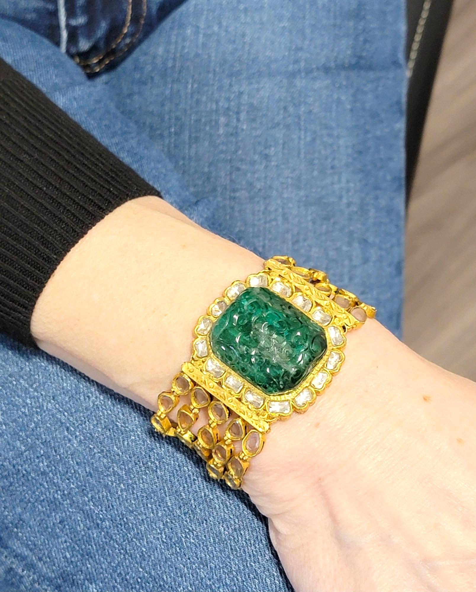 Bracciale a più fili con smeraldo dello Zambia intagliato e diamanti taglio rosa in oro 22 carati in vendita 9