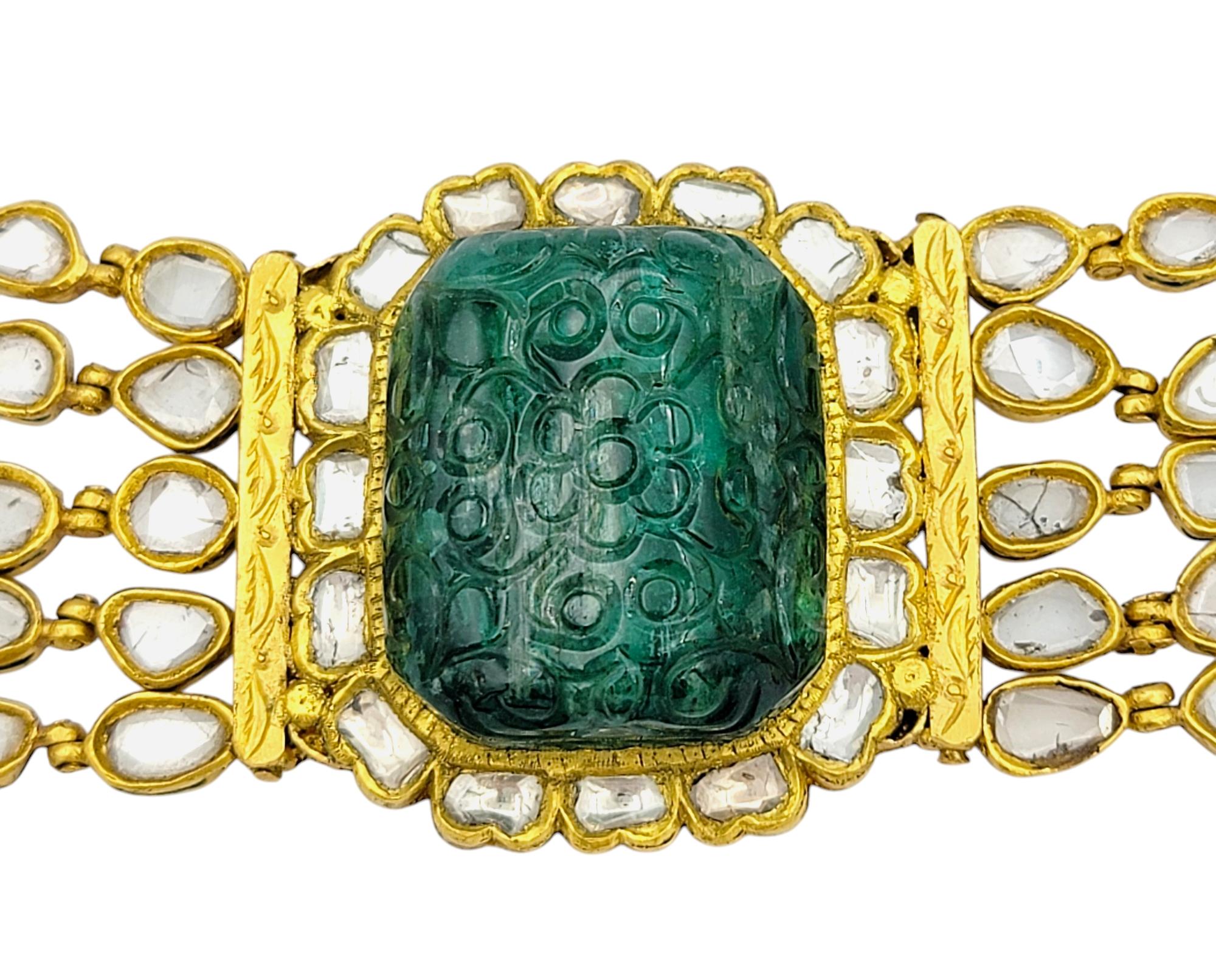Cabochon Bracciale a più fili con smeraldo dello Zambia intagliato e diamanti taglio rosa in oro 22 carati in vendita