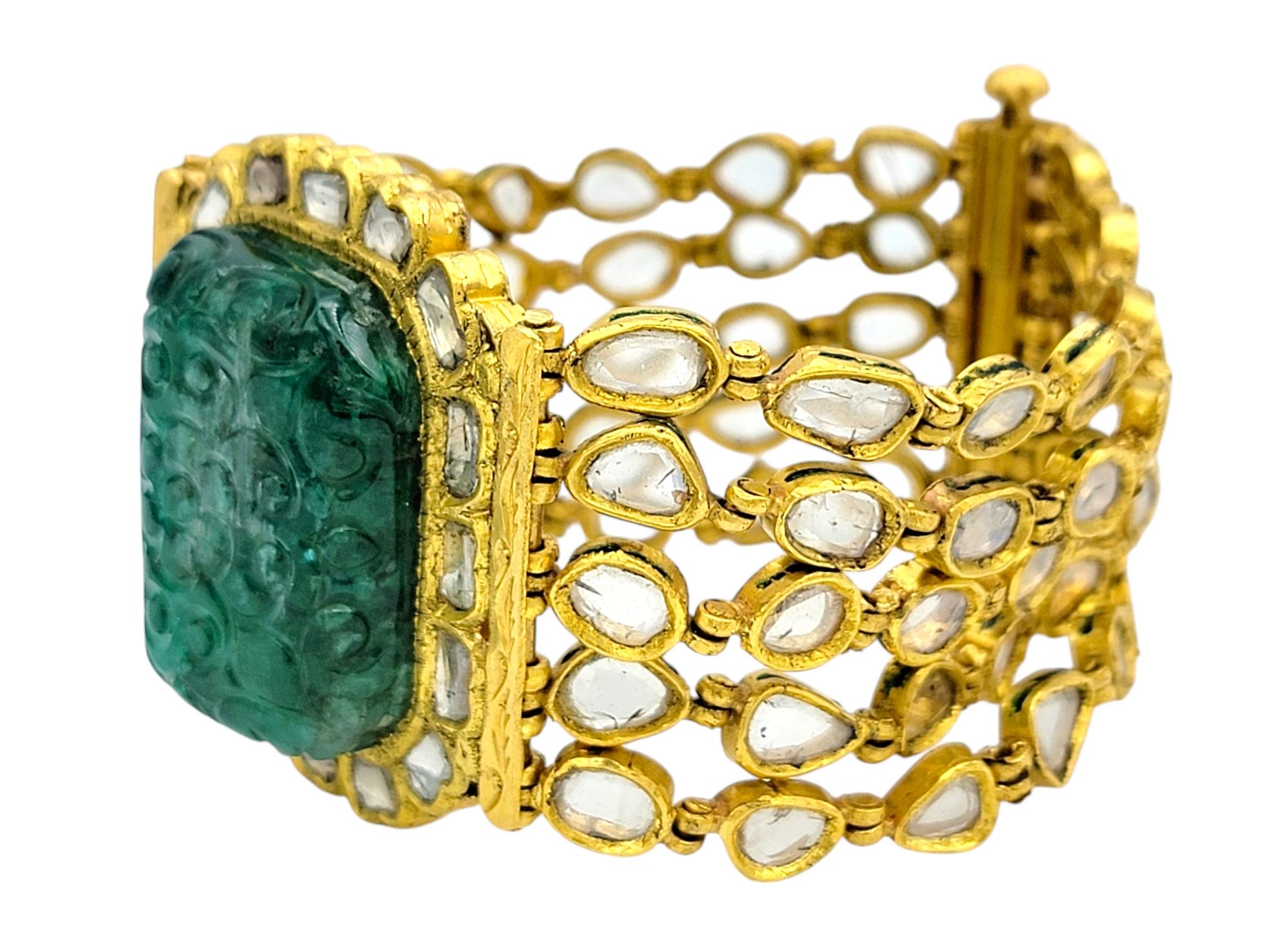 Bracciale a più fili con smeraldo dello Zambia intagliato e diamanti taglio rosa in oro 22 carati in vendita 1