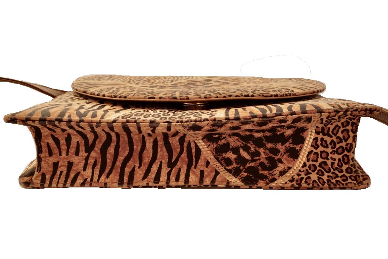 Carvela Italian Animal Print Gold Highlights Faux Leather Shoulder / Clutch Bag en vente 1