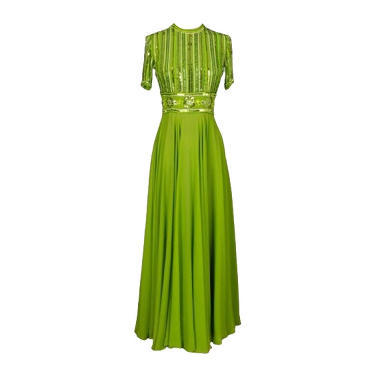 Carven Grünes Kleid aus Seidenkrepp, bestickt mit Kostümperlen und Pailletten im Angebot