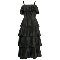 Abito Carven Haute Couture in taffetà di seta nero con pieghe a fisarmonica