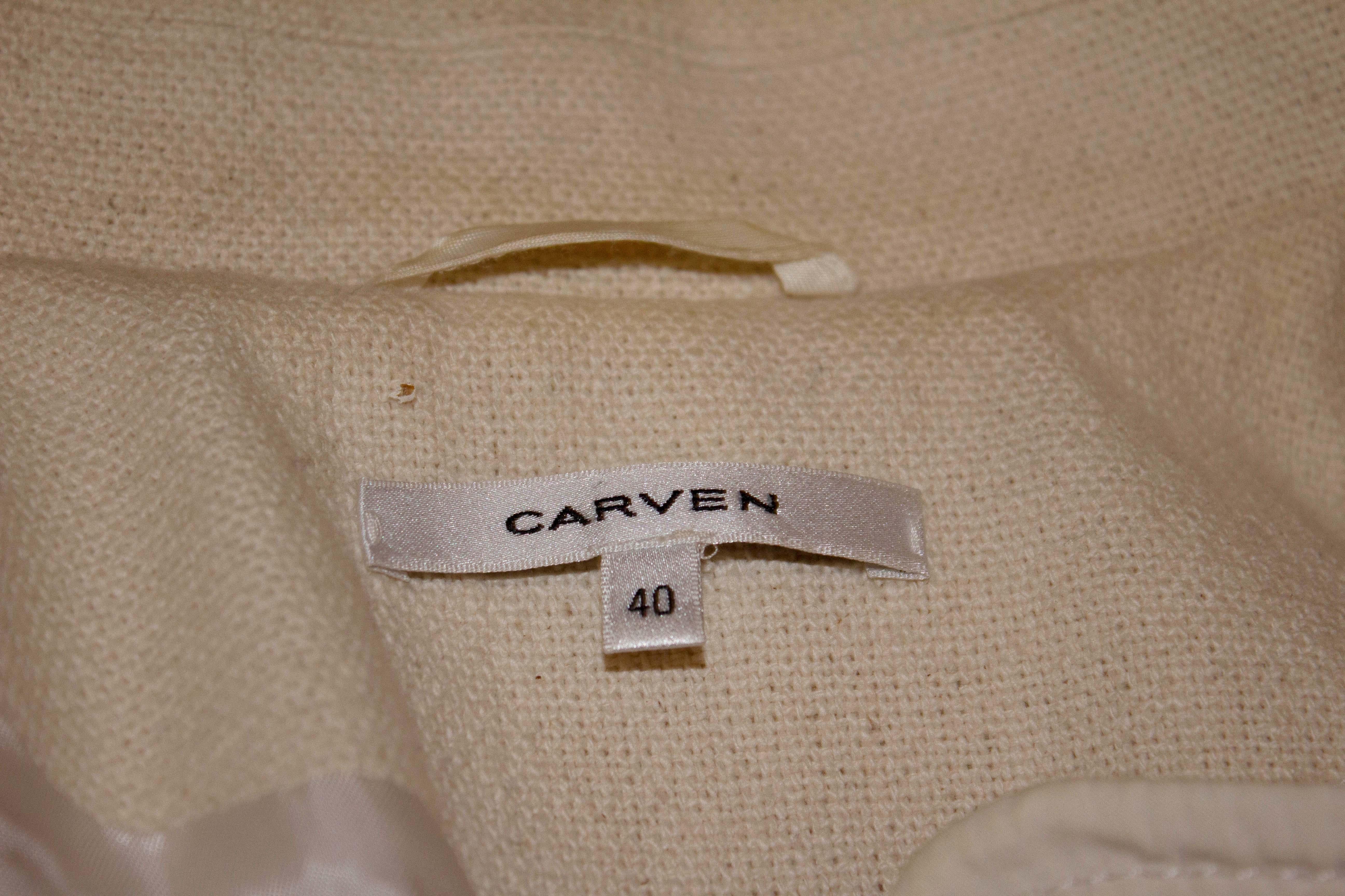 A chic and easy to wear jacket by Carven. The jacket is in white cotton with a front zip opening, with front zip pockets. The jacket is lined and has nice stitch detail.
Size 40 Measurements Bust up to 38'',length  19''