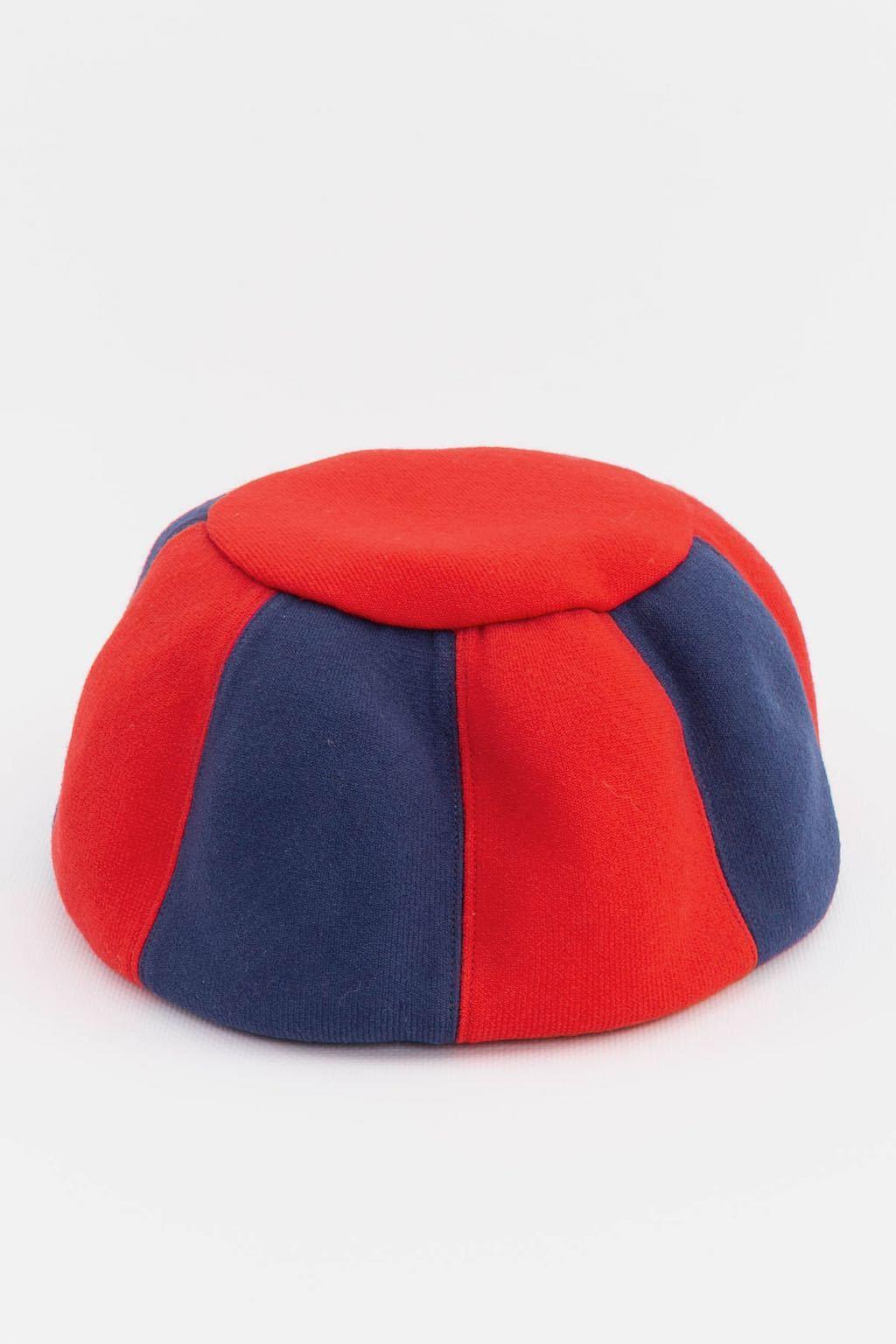 Red Carven wool hat For Sale