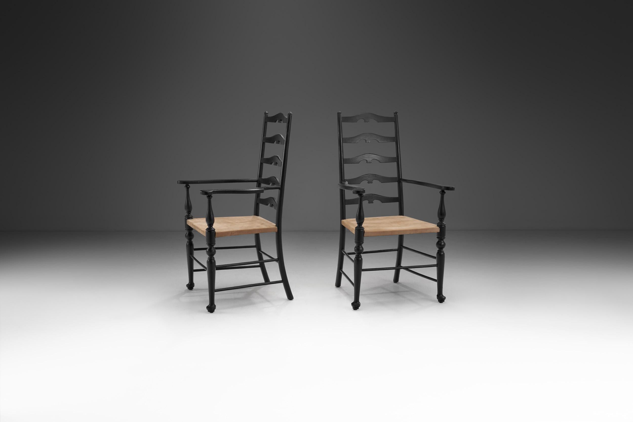 Mid-Century Modern Chaises à dossier échelonné Carver avec sièges en cuir, Europe, début du 20e siècle en vente