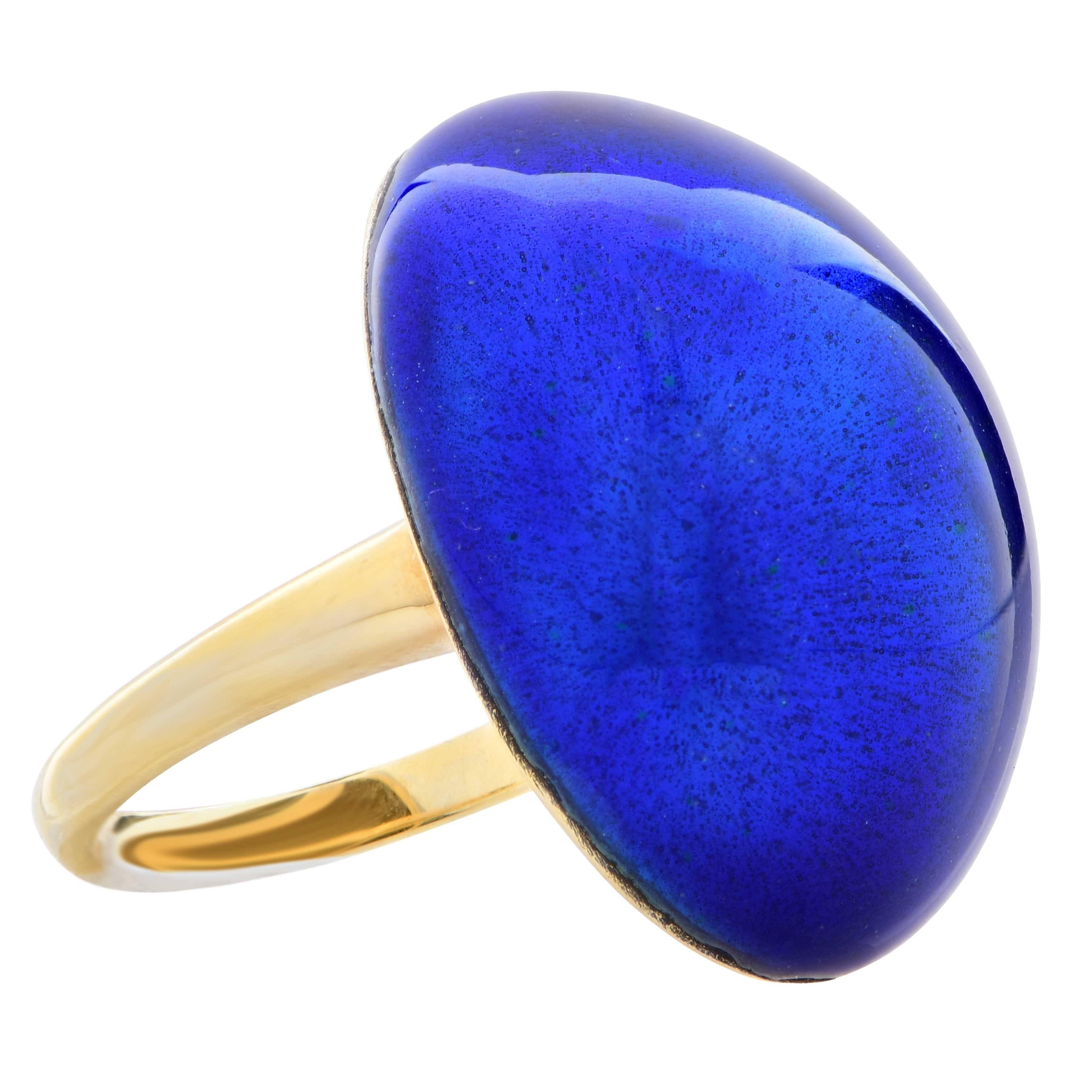 Women's or Men's Carvin French Blue Enamel Bombe 18 Karat Yellow Gold Ring For Sale