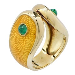 Carvin French Patterned Owl Emerald and Yellow Enamel 18 Karat Yellow Gold Ring