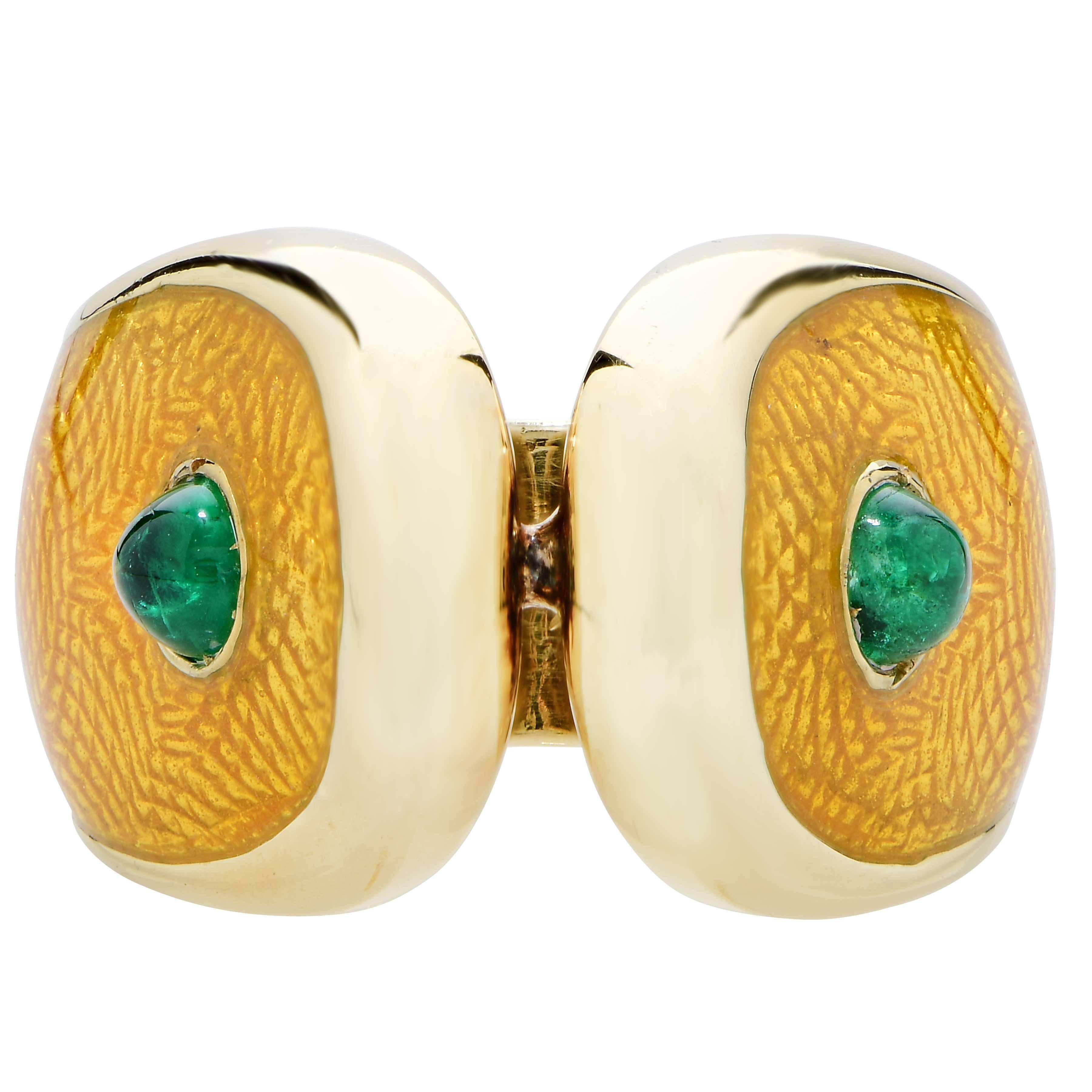 Modern Carvin French Patterned Owl Emerald and Yellow Enamel 18 Karat Yellow Gold Ring For Sale
