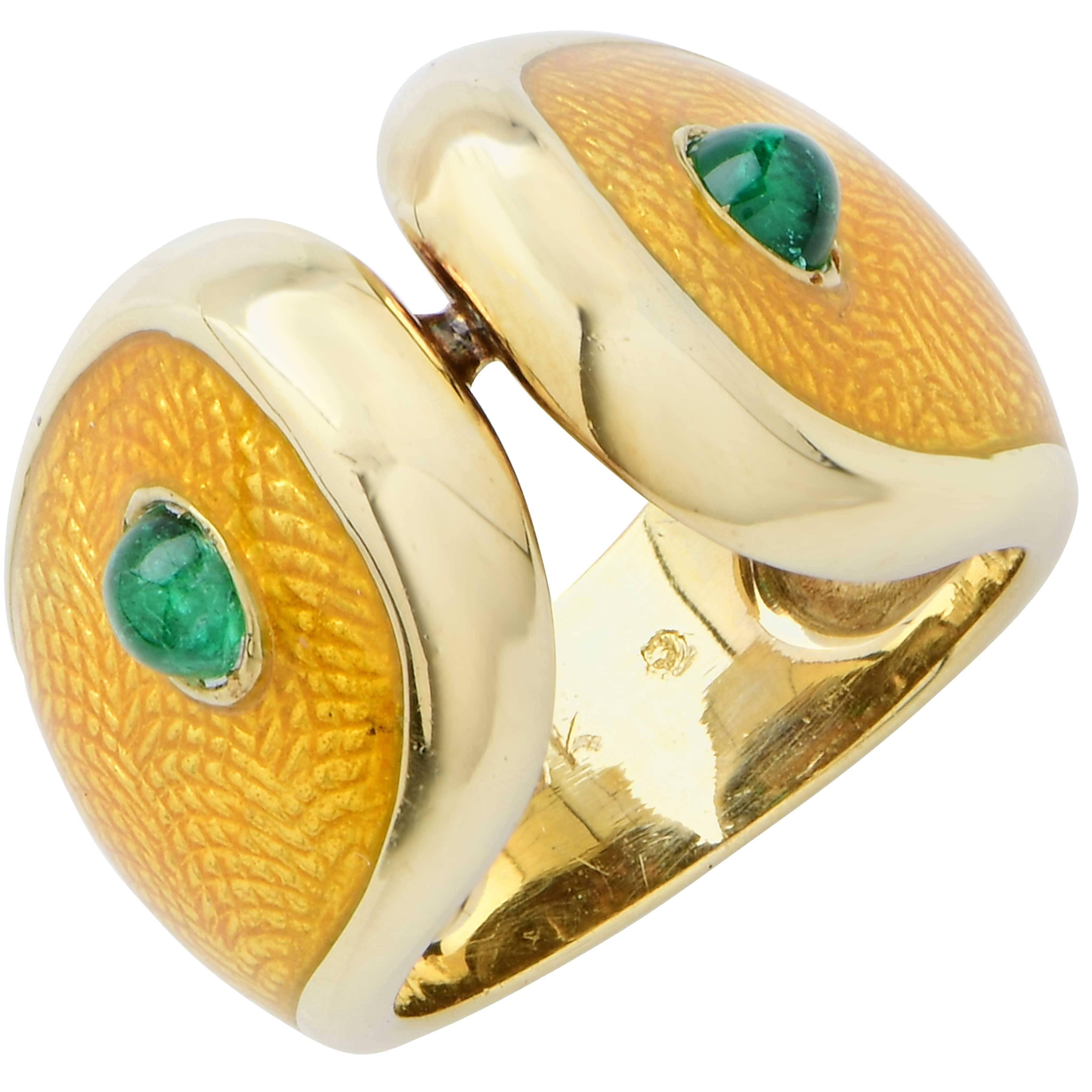 Carvin French Patterned Owl Emerald and Yellow Enamel 18 Karat Yellow Gold Ring For Sale