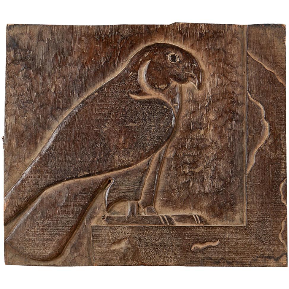 Panneau sculpté Horus God Falcon ancien égyptien du 19ème siècle, bois