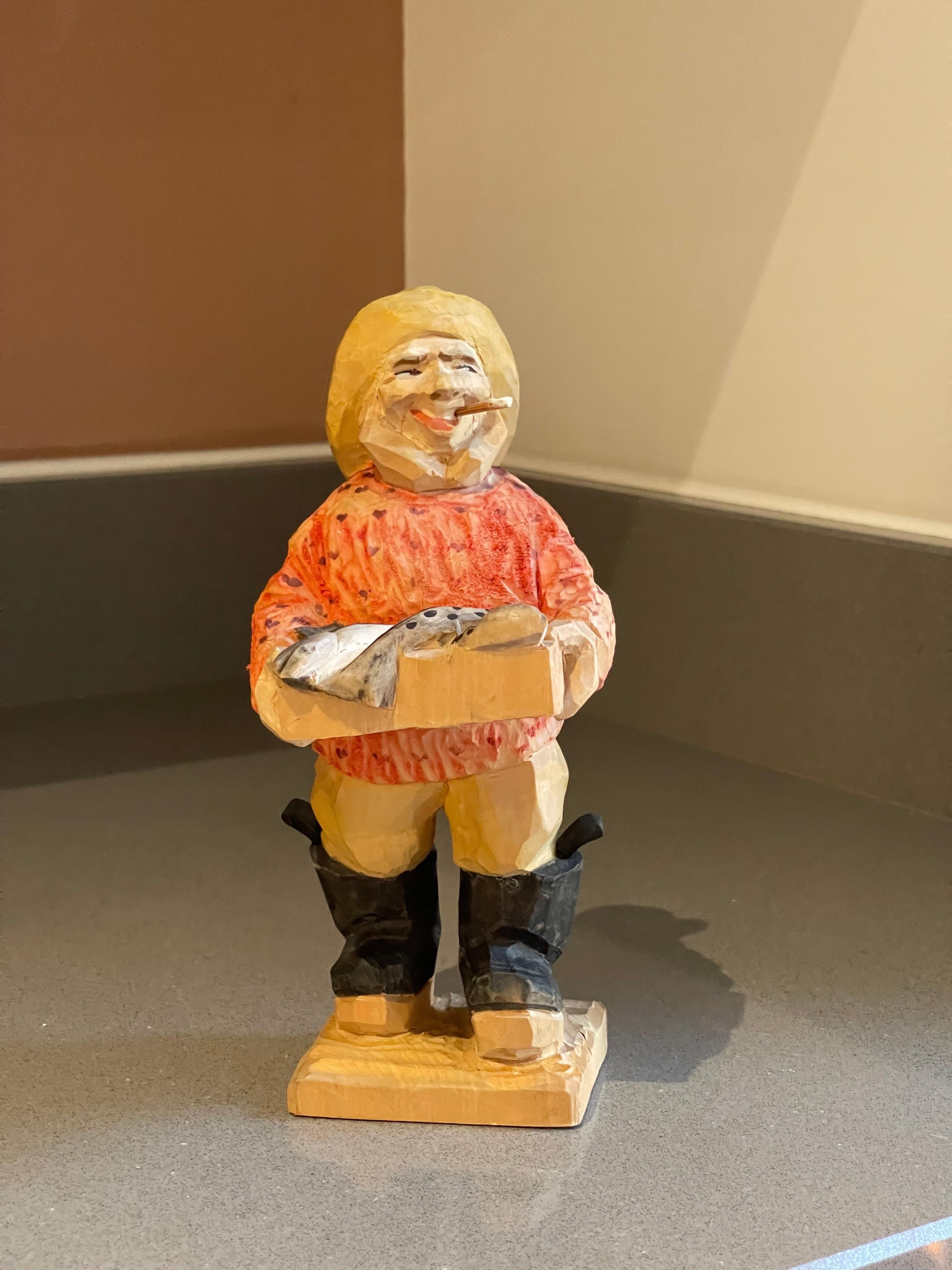 Carved Carving Wooden Human Sculptures Fisher Woman Antique Decorative Female Figurine For Sale
