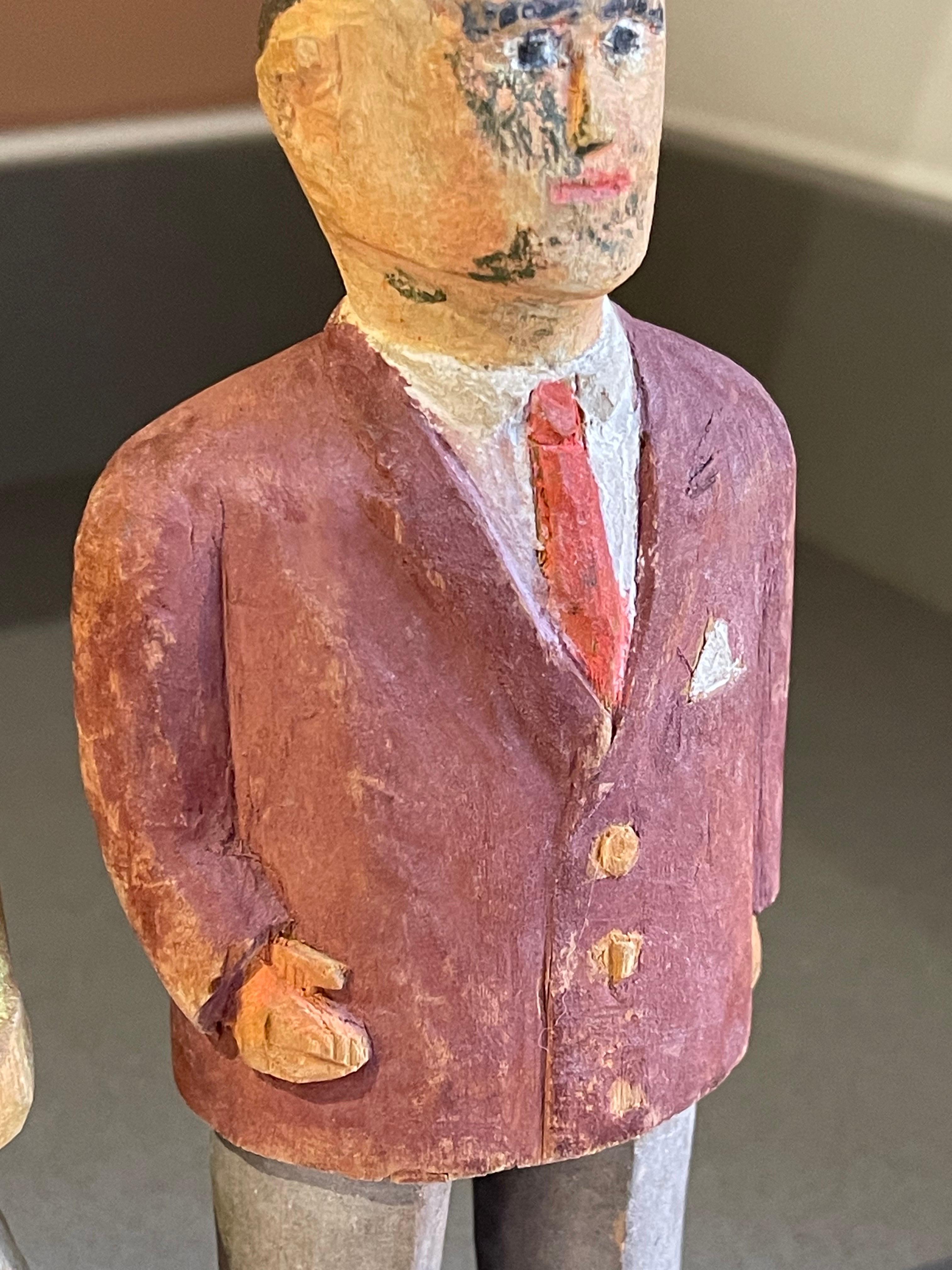 Carving Holzskulpturen Ein Satz von 2 antiken dekorativen Figuren von Mann und Frau im Zustand „Hervorragend“ im Angebot in Wembley, GB