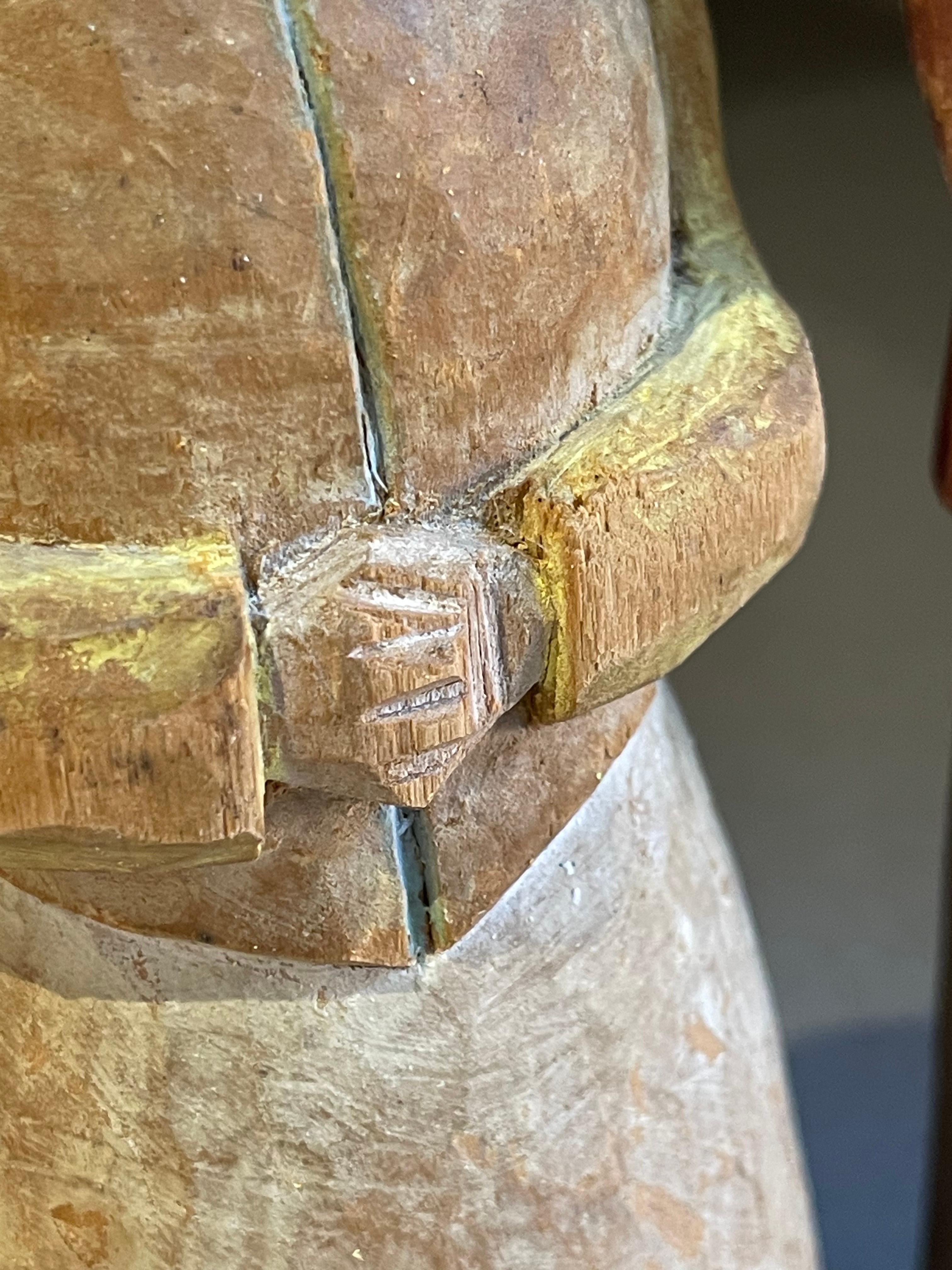 Carving Holzskulpturen Ein Satz von 2 antiken dekorativen Figuren von Mann und Frau (Mitte des 20. Jahrhunderts) im Angebot