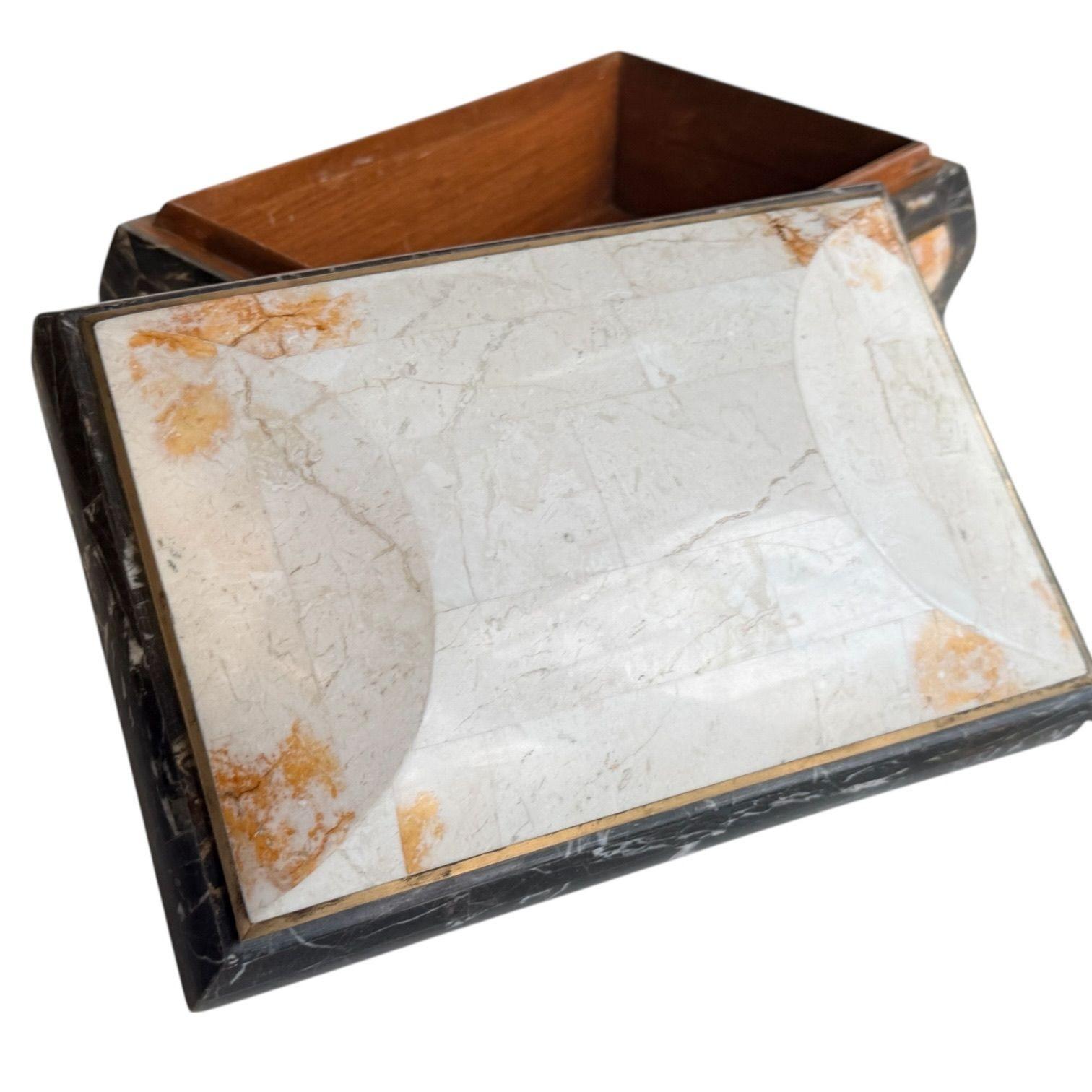 Philippin Casa Bique Boîte à bijoux/coiffeuse en laiton avec pierres tessellées, 1980 en vente