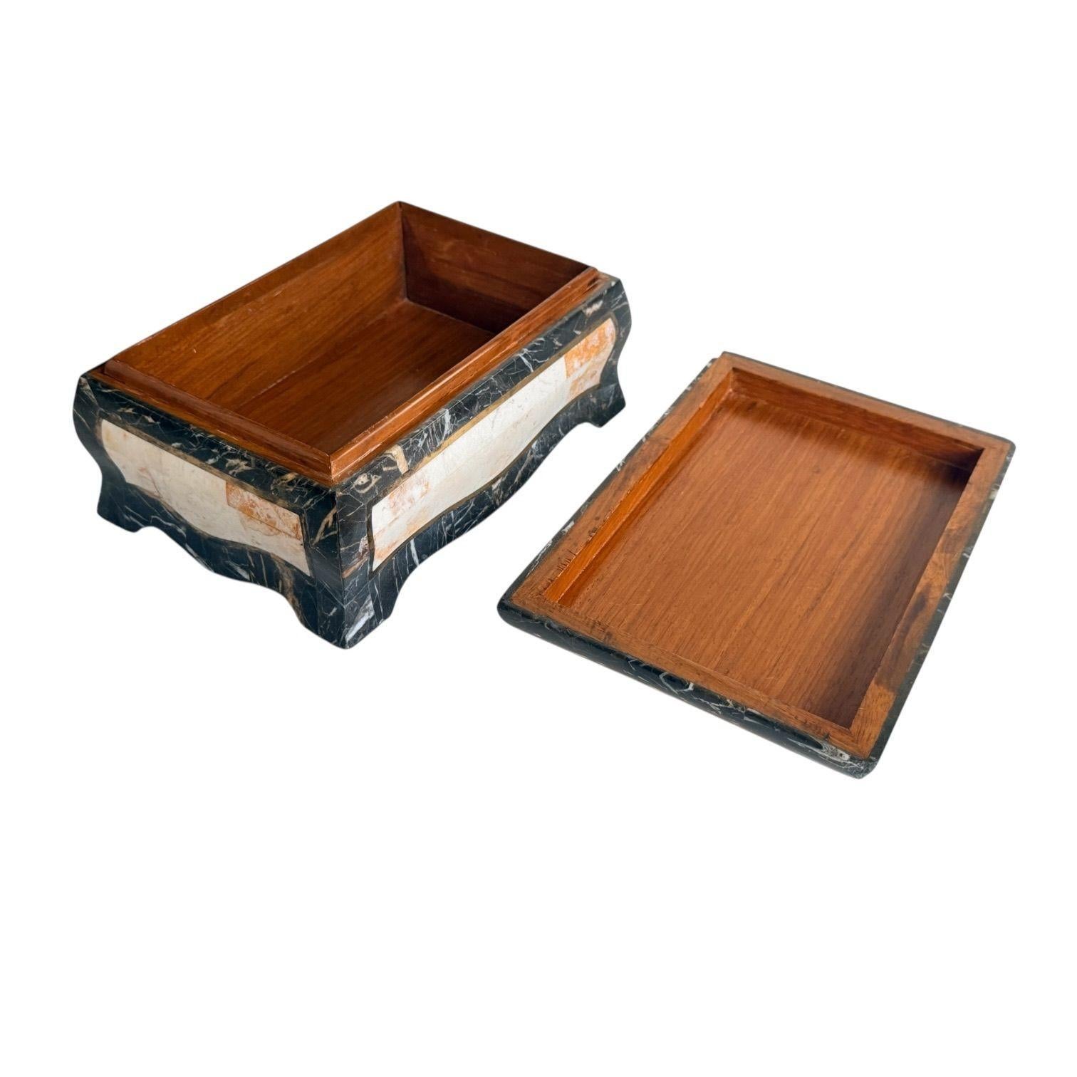 Fin du 20e siècle Casa Bique Boîte à bijoux/coiffeuse en laiton avec pierres tessellées, 1980 en vente