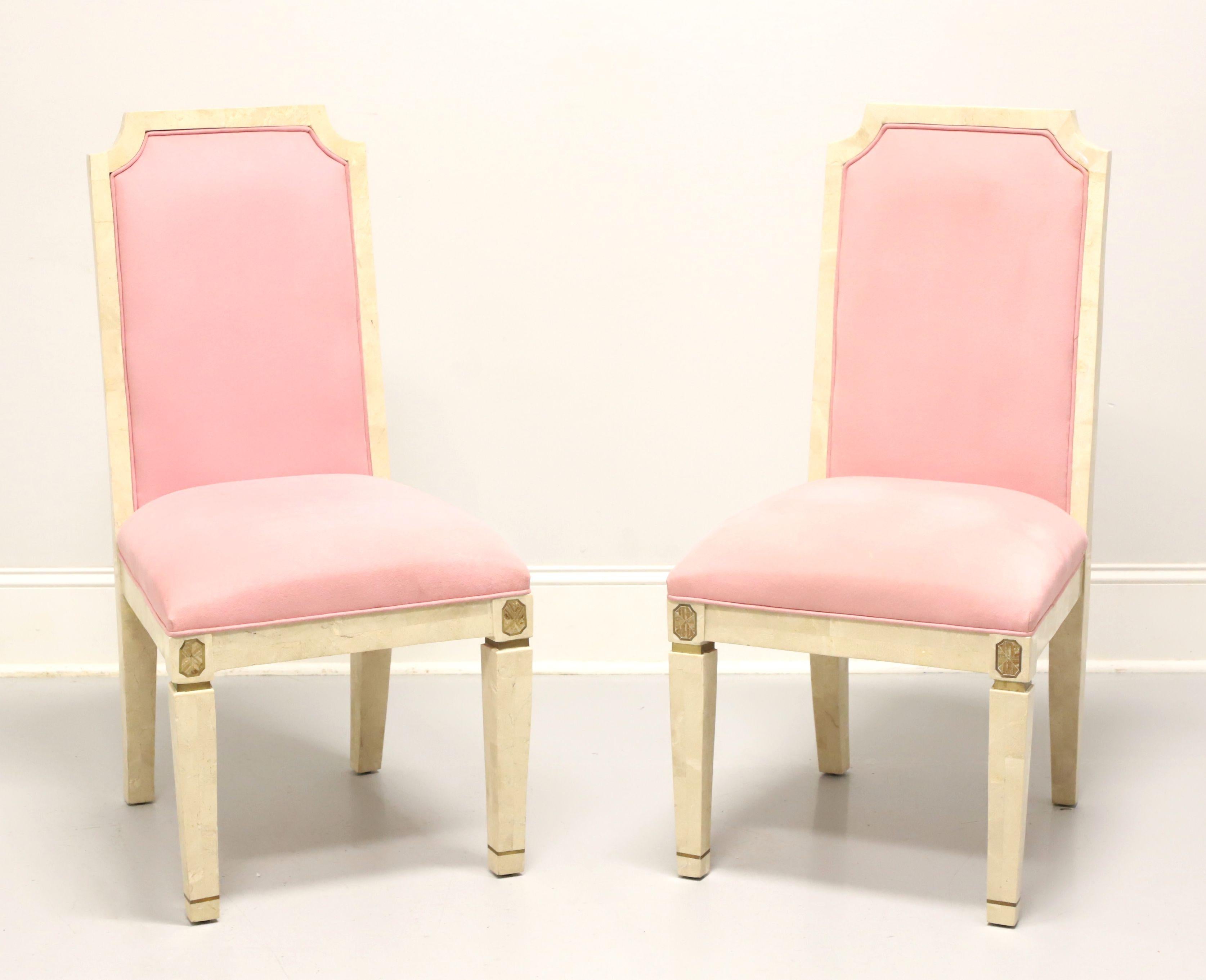 CASA BIQUE Weiße neoklassizistische Beistellstühle aus Mosaikmarmor - Paar im Angebot 5