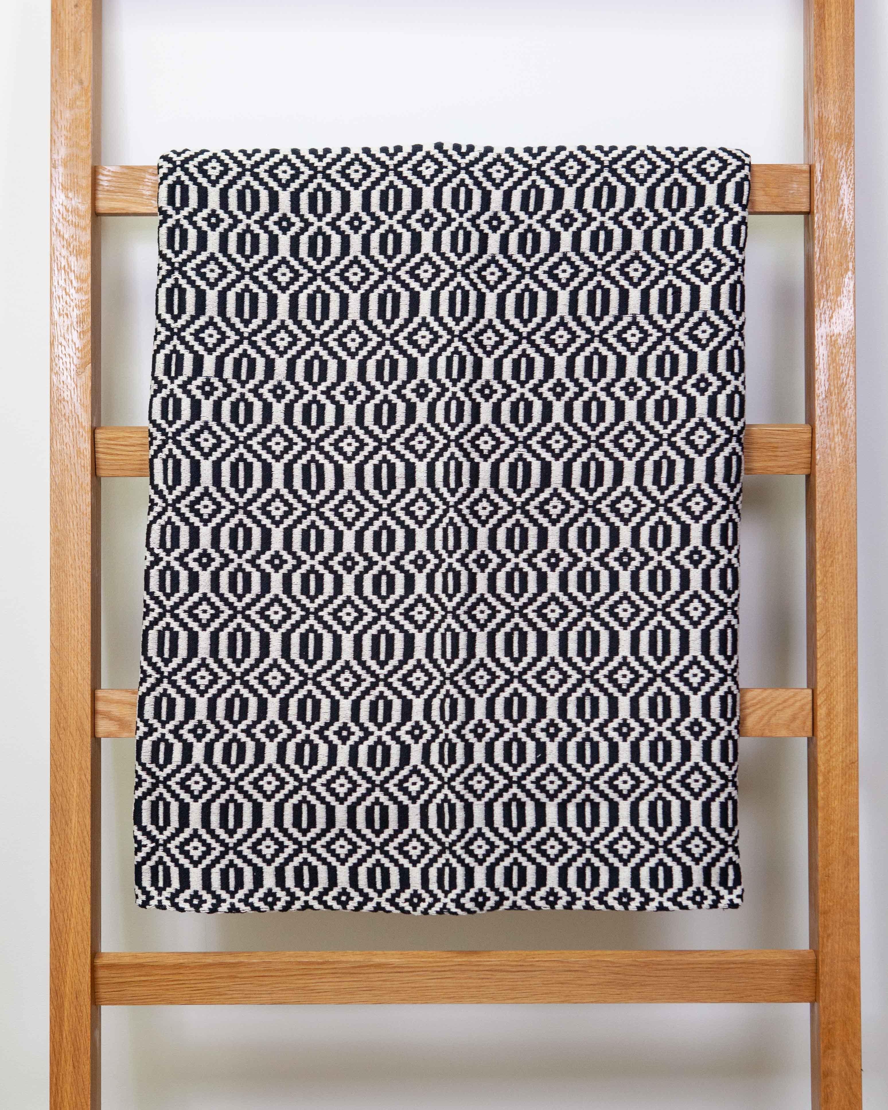 Hand-Woven Casa Cubista Black & White Handmade Cotton Geometric Tapestry Blanket For Sale