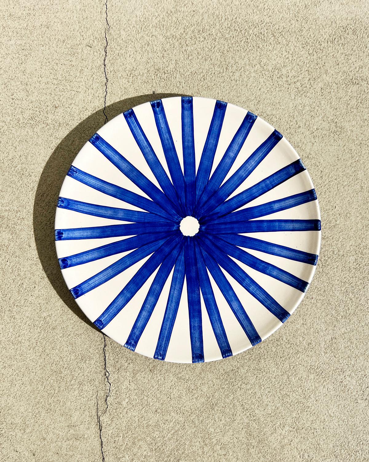 Casa Cubista Blue Ray Striped Terracotta Dinner Plates In New Condition For Sale In West Hollywood, CA