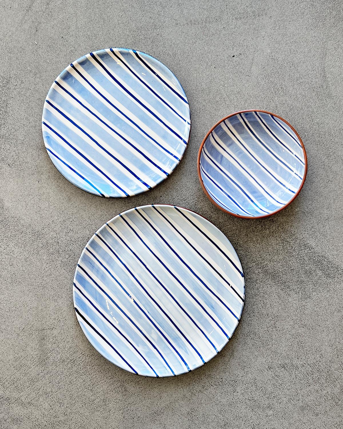 Casa Cubista Cabana Blue Striped Terracotta Dinner Plates In New Condition For Sale In West Hollywood, CA
