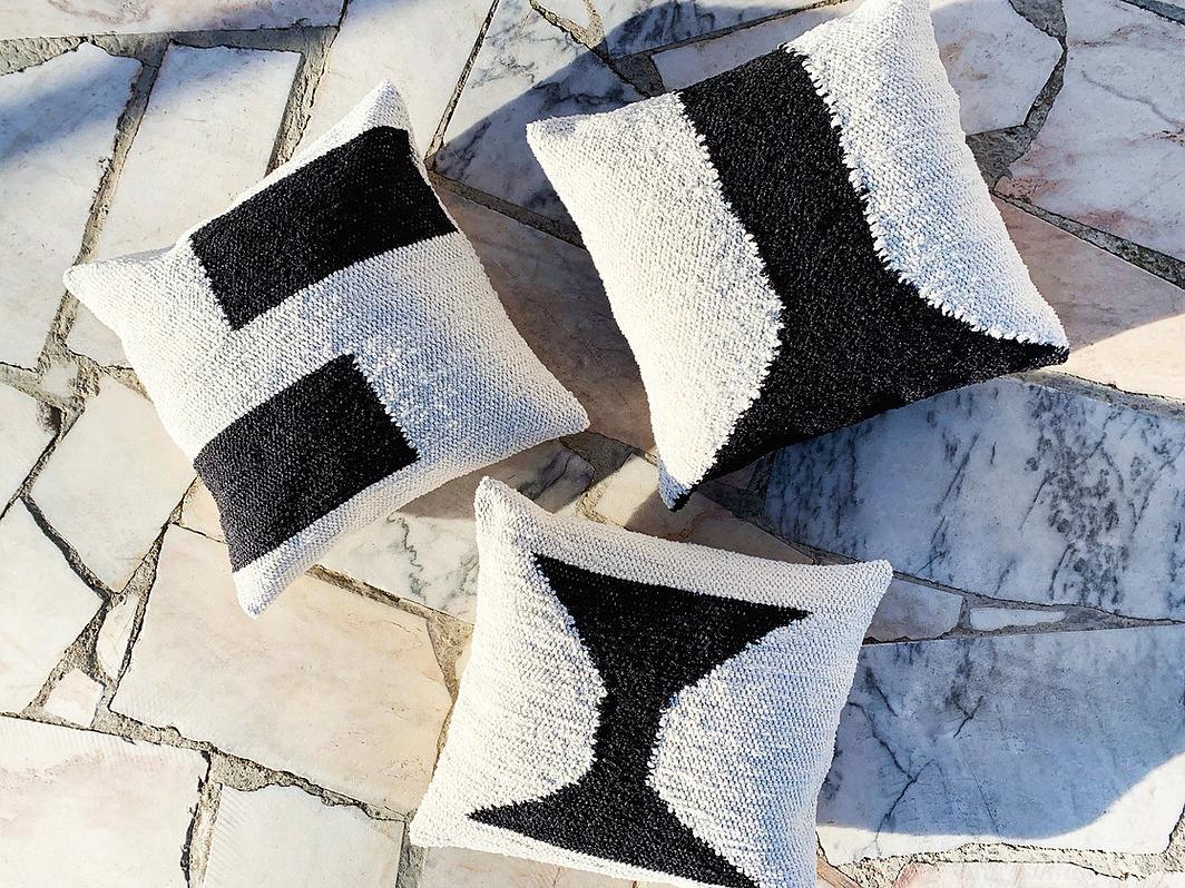 Portuguese Casa Cubista Handwoven Cotton Black and White Maze Throw Pillow, in Stock For Sale