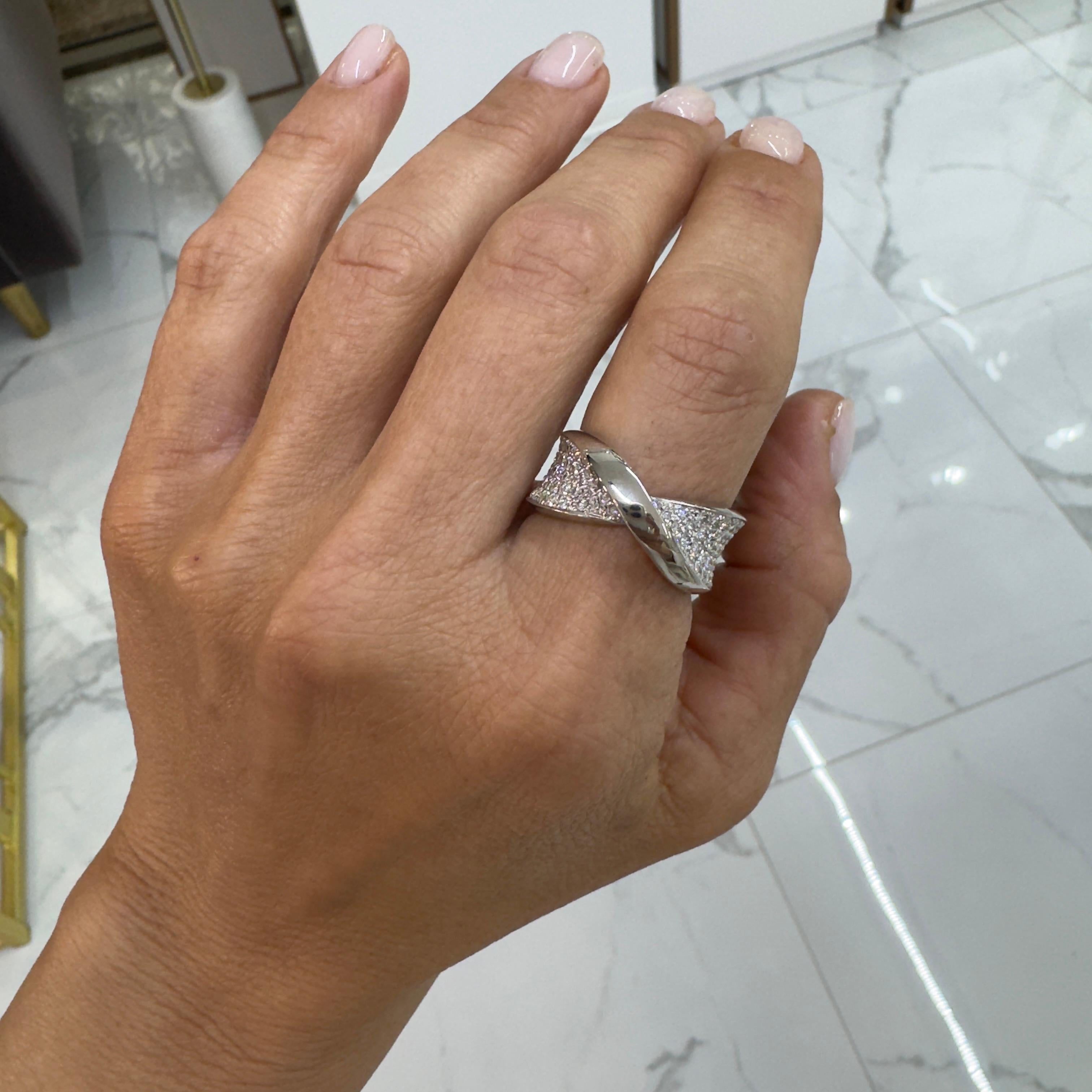 Casa Gi 18 Karat Weißgold Crossover-Diamant-Ring 3