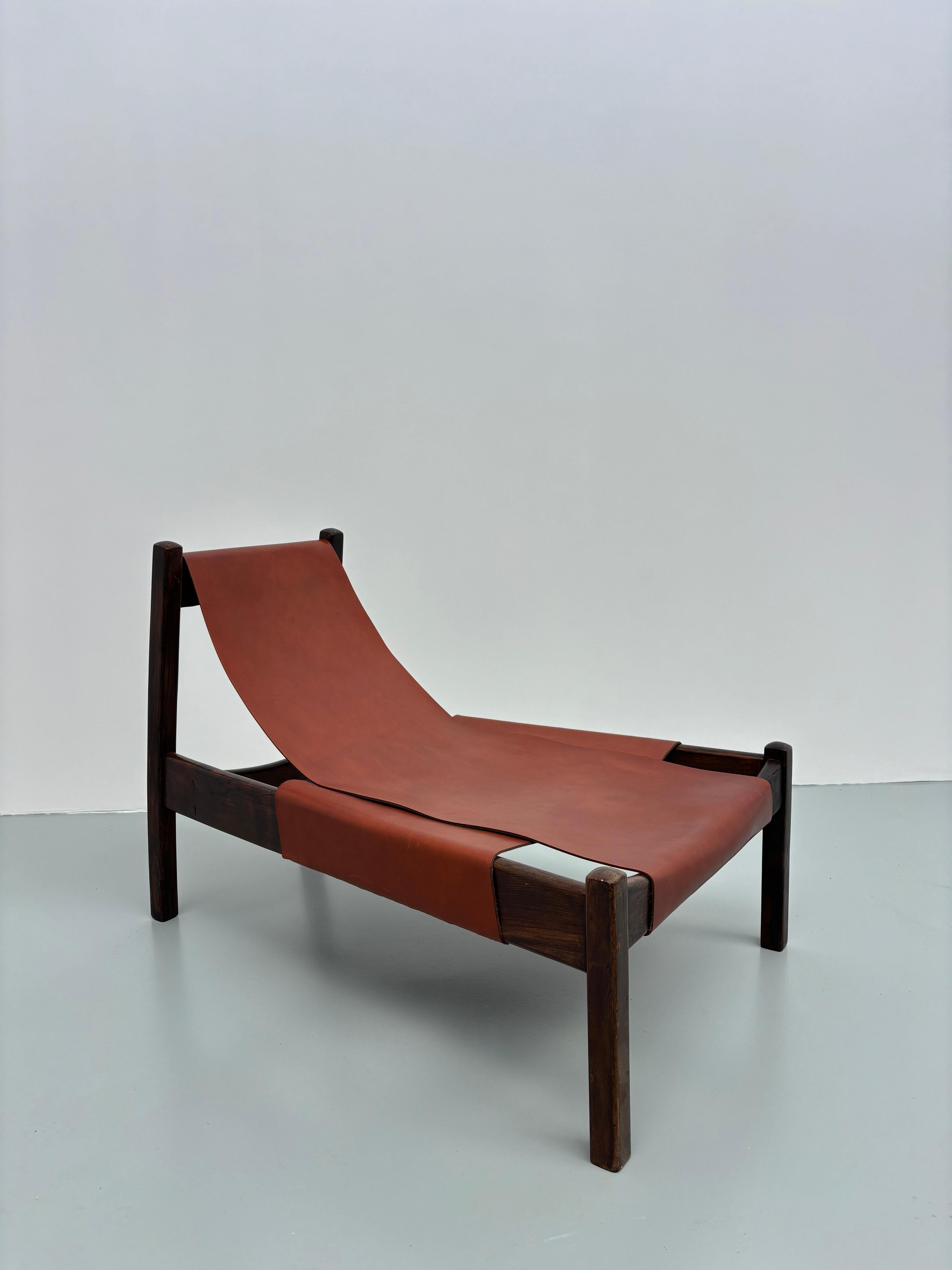 Fauteuil dit poltronatus par Casa Hollanda. 