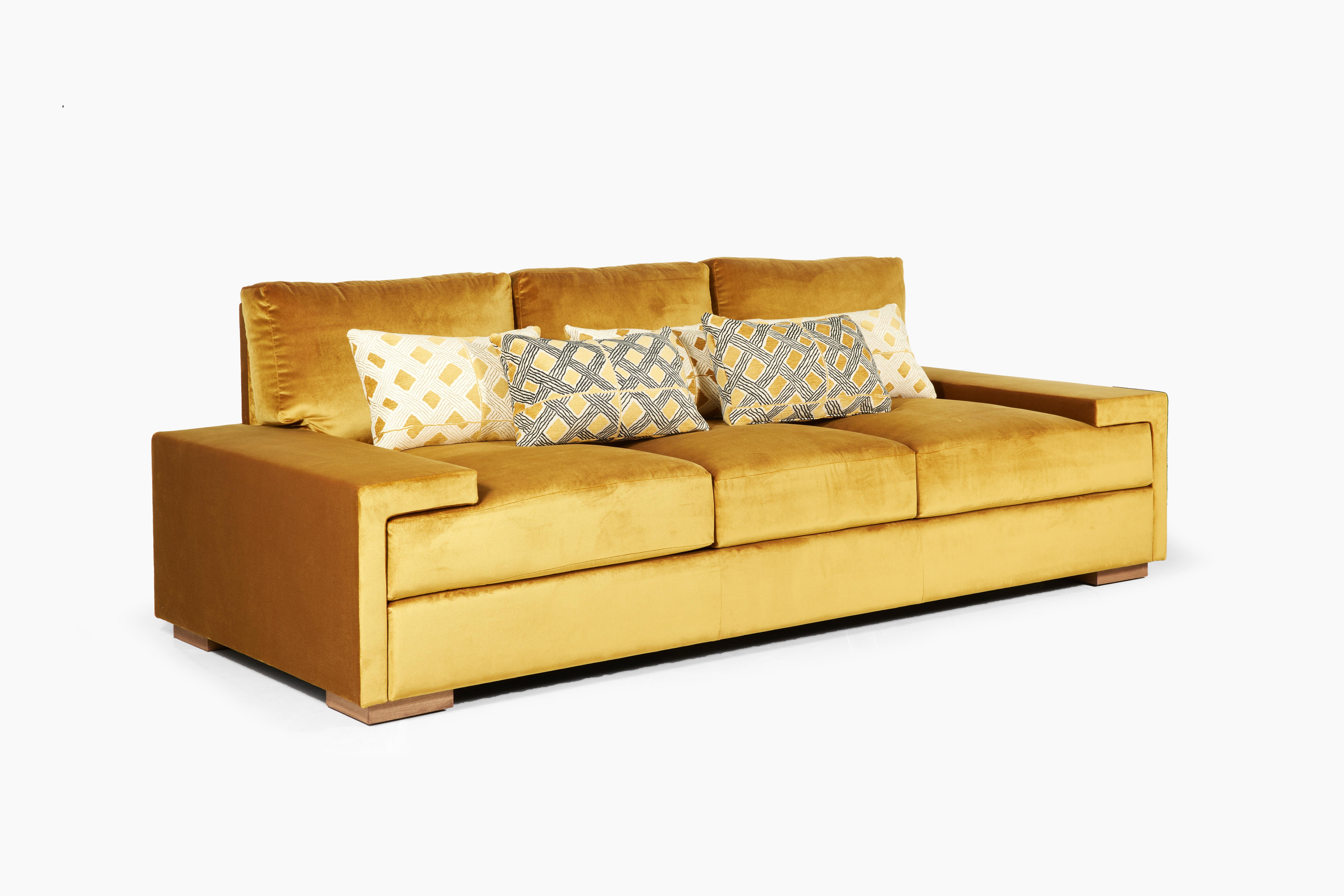 Sofá Casa en Ocre (280cm) de Laura gonzalez Art Decó en venta