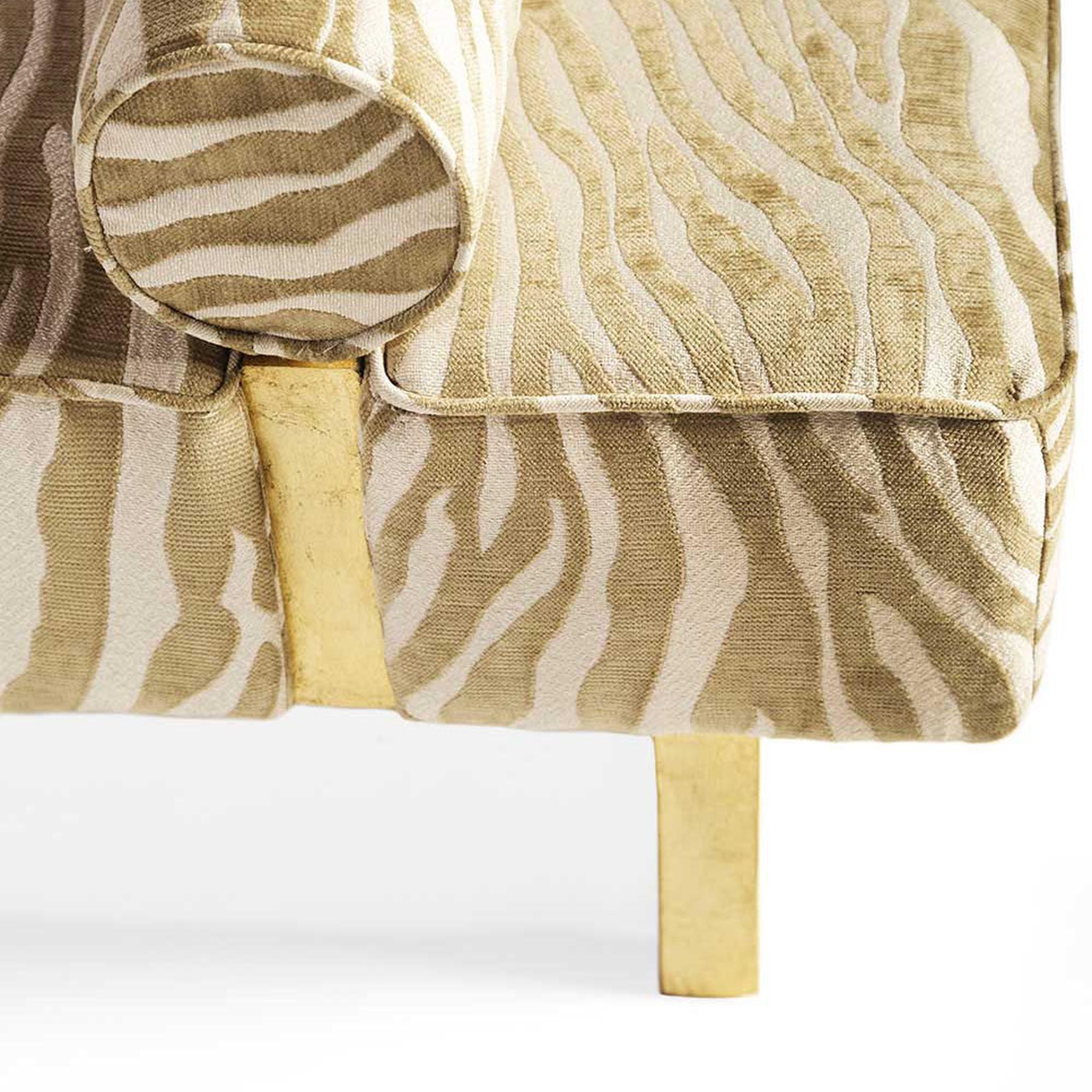Modern Casablanca Bench in Wood and Animal Print by Innova Luxuxy Group For Sale