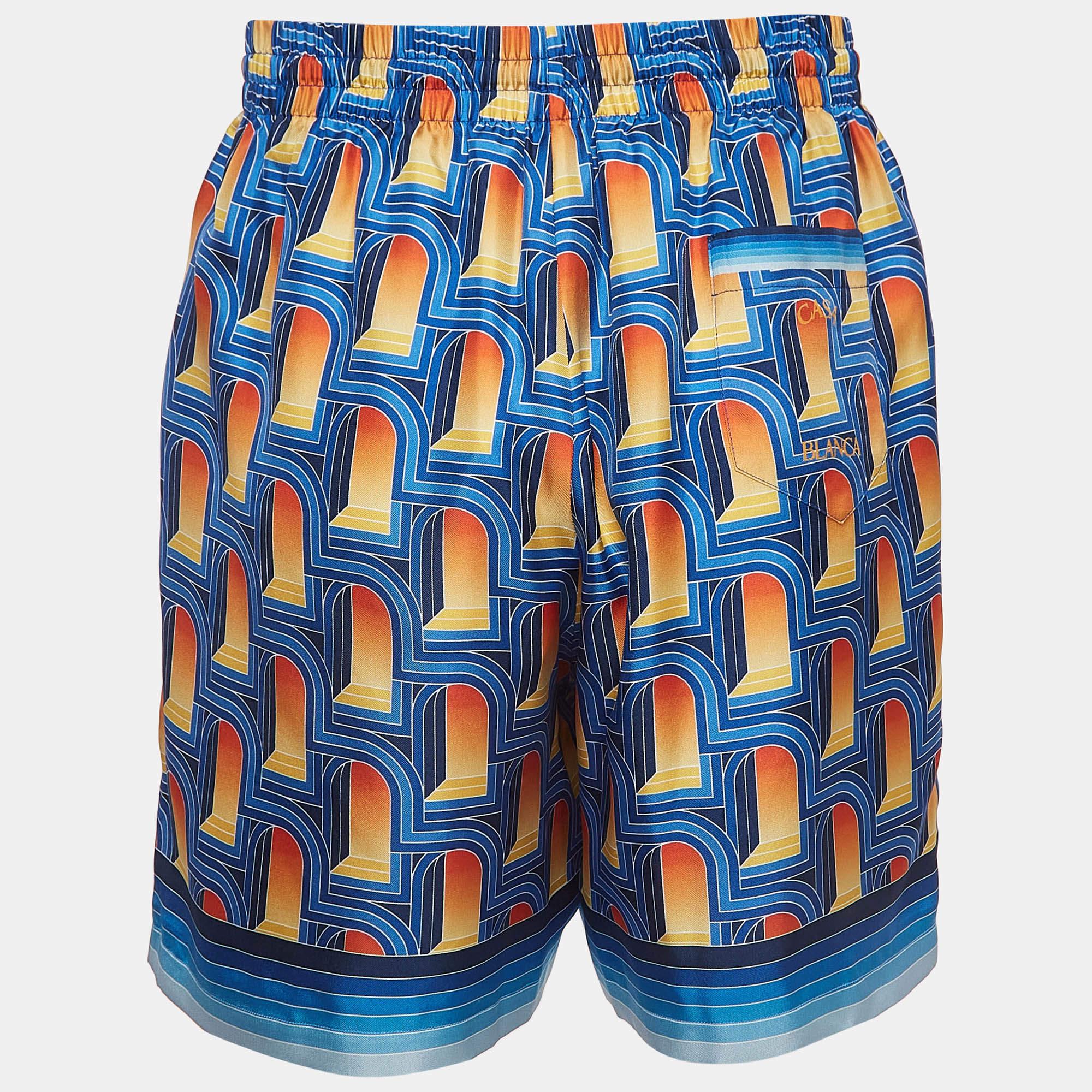 Les vacances à la plage nécessitent une paire de shorts élégants comme celui-ci. Confectionné dans un tissu de haute qualité, ce short présente des détails classiques et une longueur superbe. Portez-la avec des T-shirts.