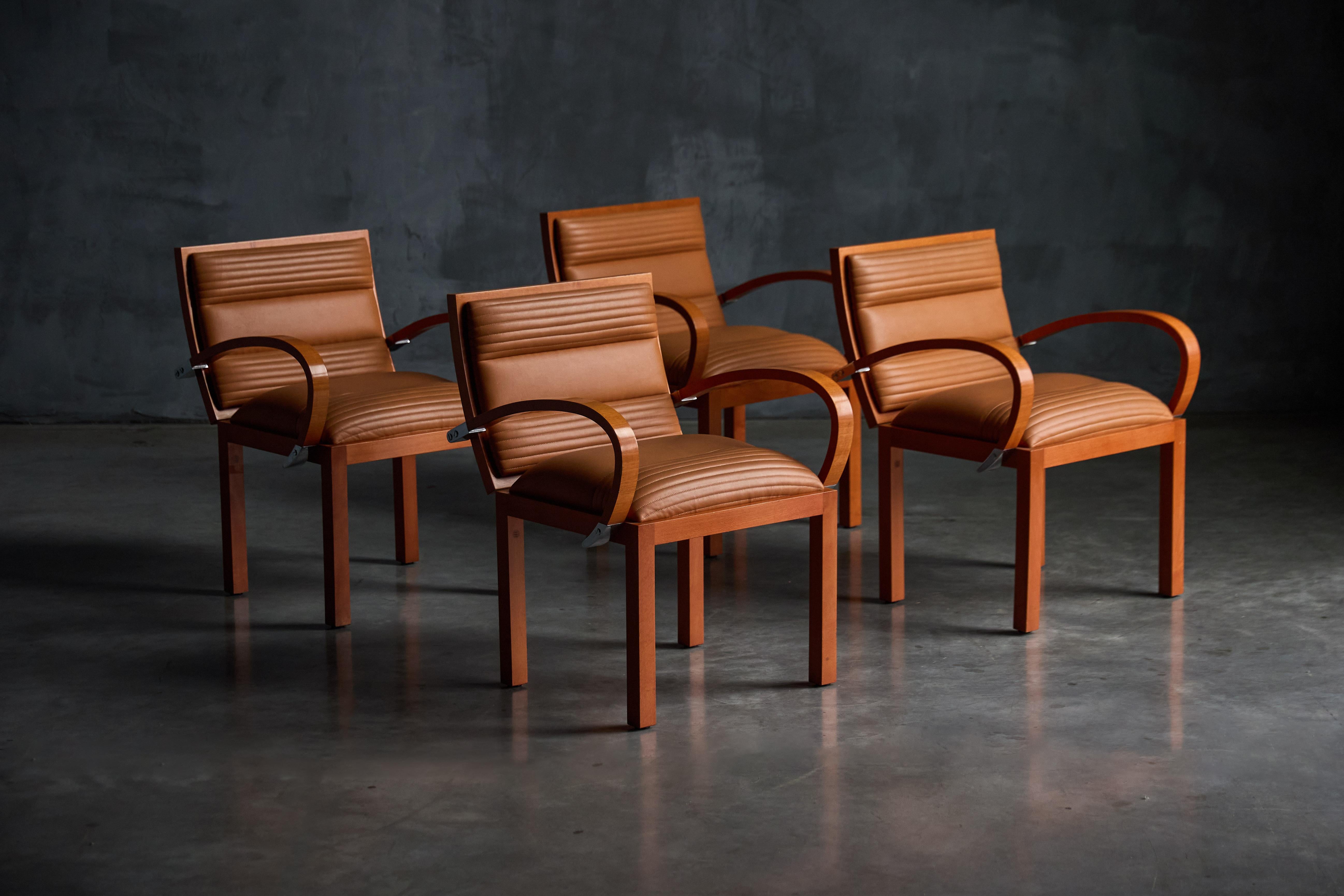 Chaises luxueuses postmodernes 